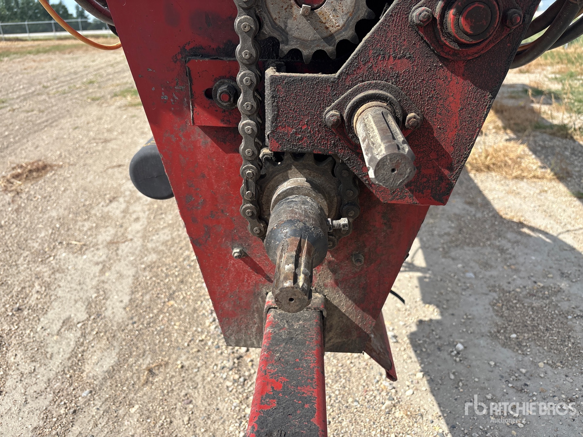 2009 Farm King 1385