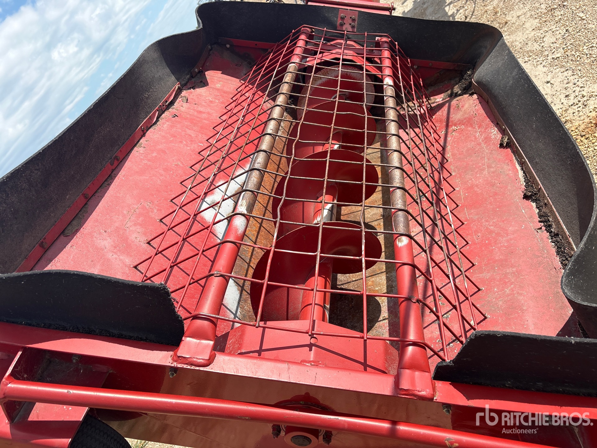 2009 Farm King 1385
