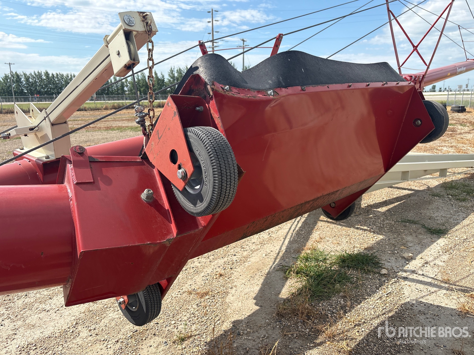 2009 Farm King 1385