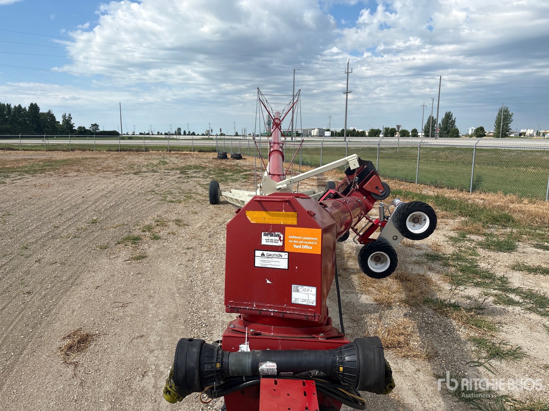 2009 Farm King 1385