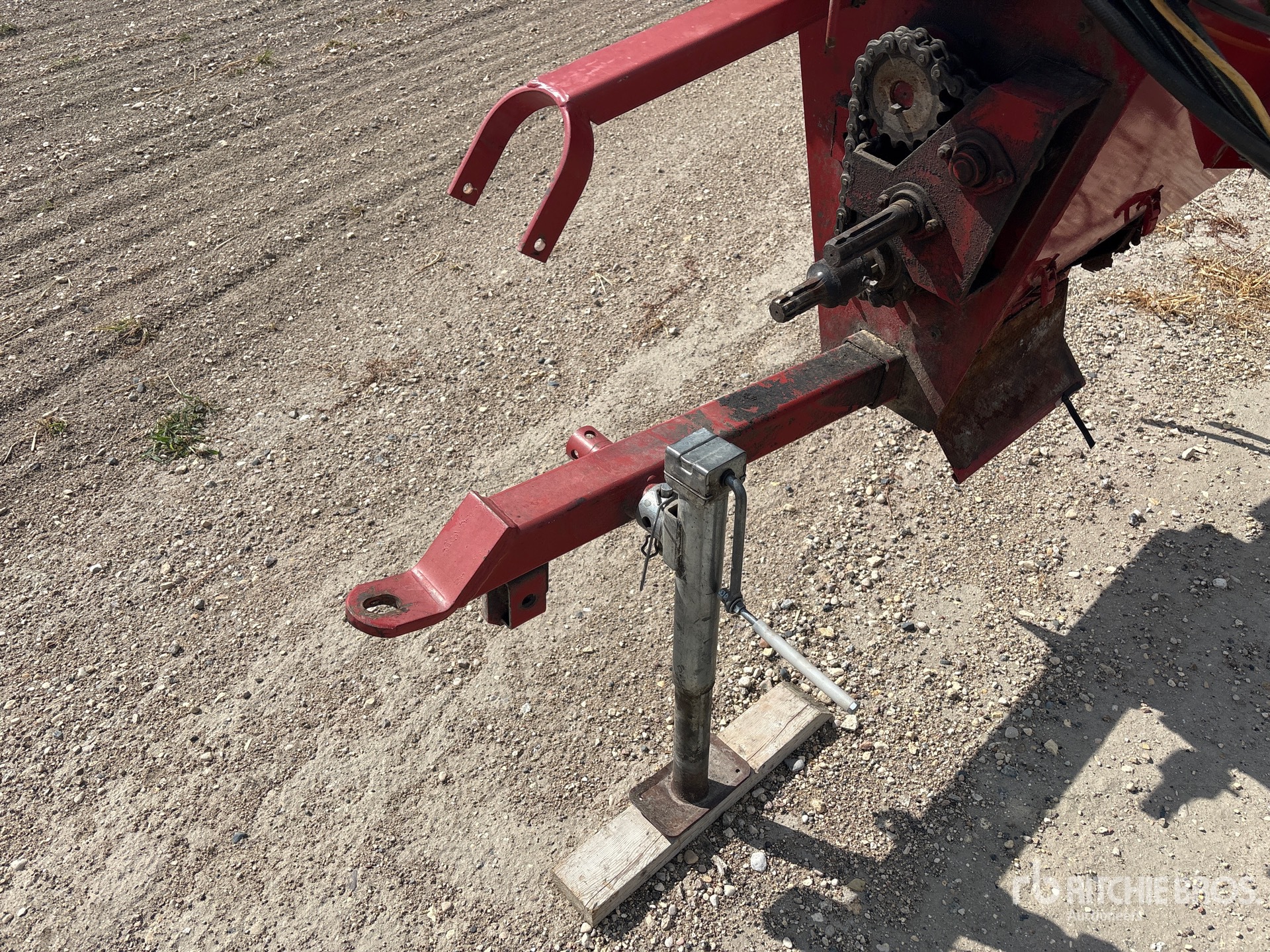 2009 Farm King 1385