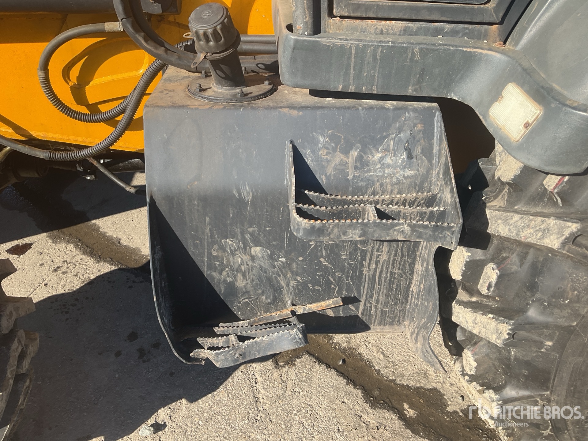 2016 Terex TLB 844SX4