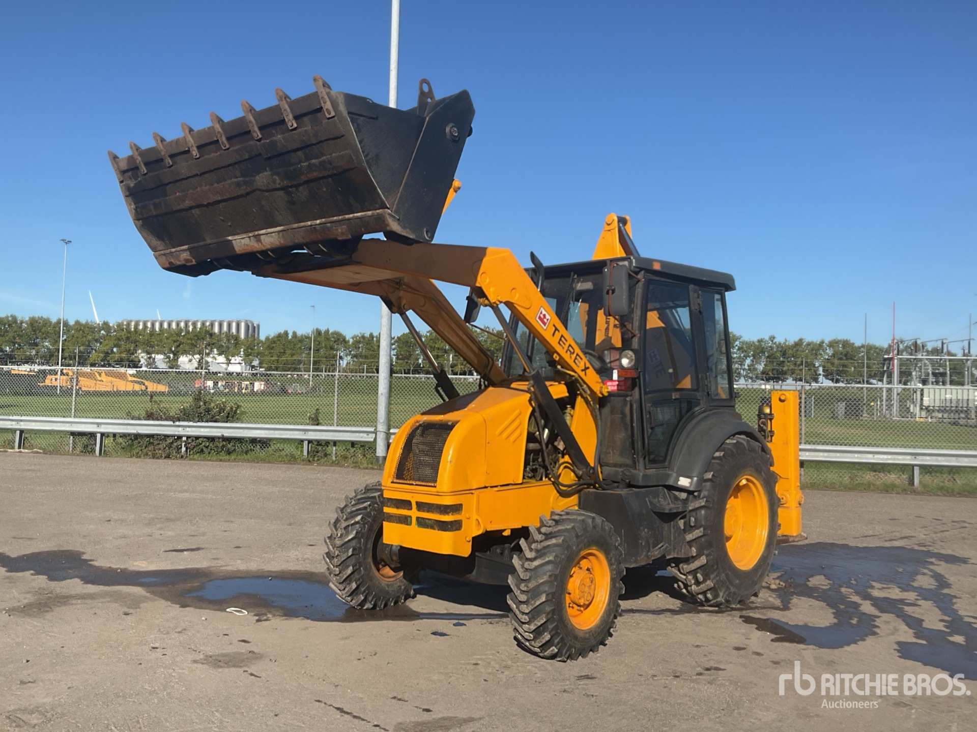 2016 Terex TLB 844SX4