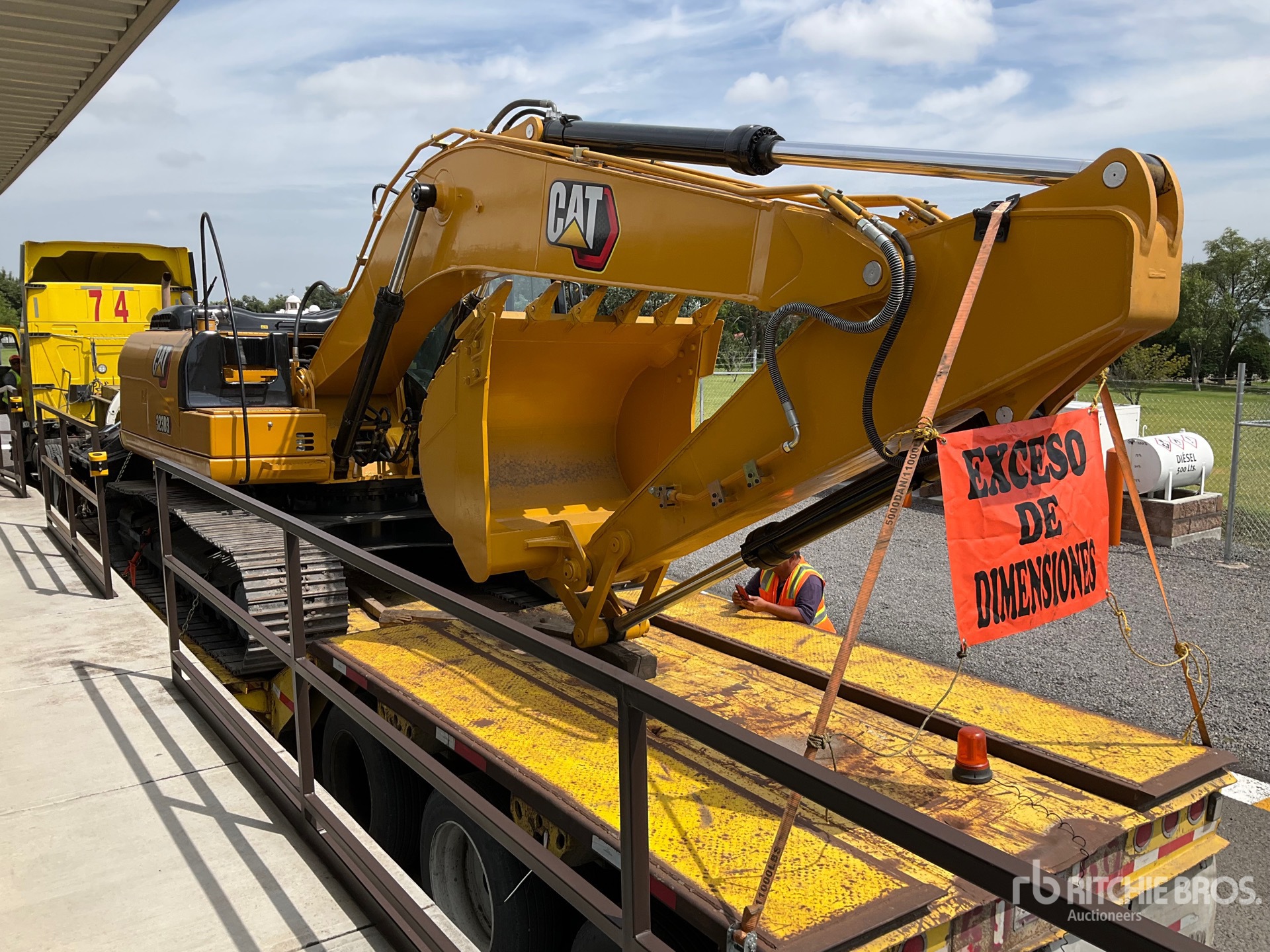 2023 Caterpillar 323D3