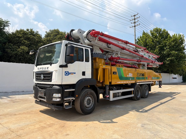 2021 XCMG/Schwing HB52V 52 m on 2021 XCMG XZS5351THBZ 6x4 Concrete Pump Truck