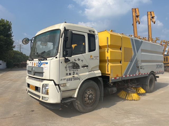 2019 XCMG SLH8ADG6170038 on 2020 XCMG XZJ5180TSLD5 Sweeper Truck