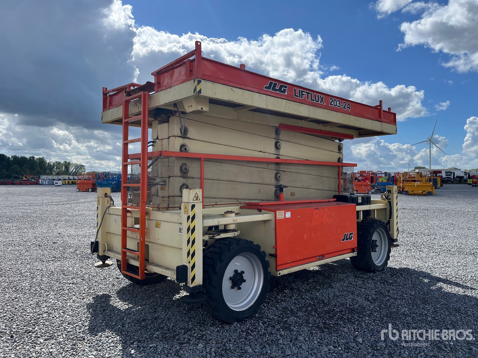 2007 JLG 203-24