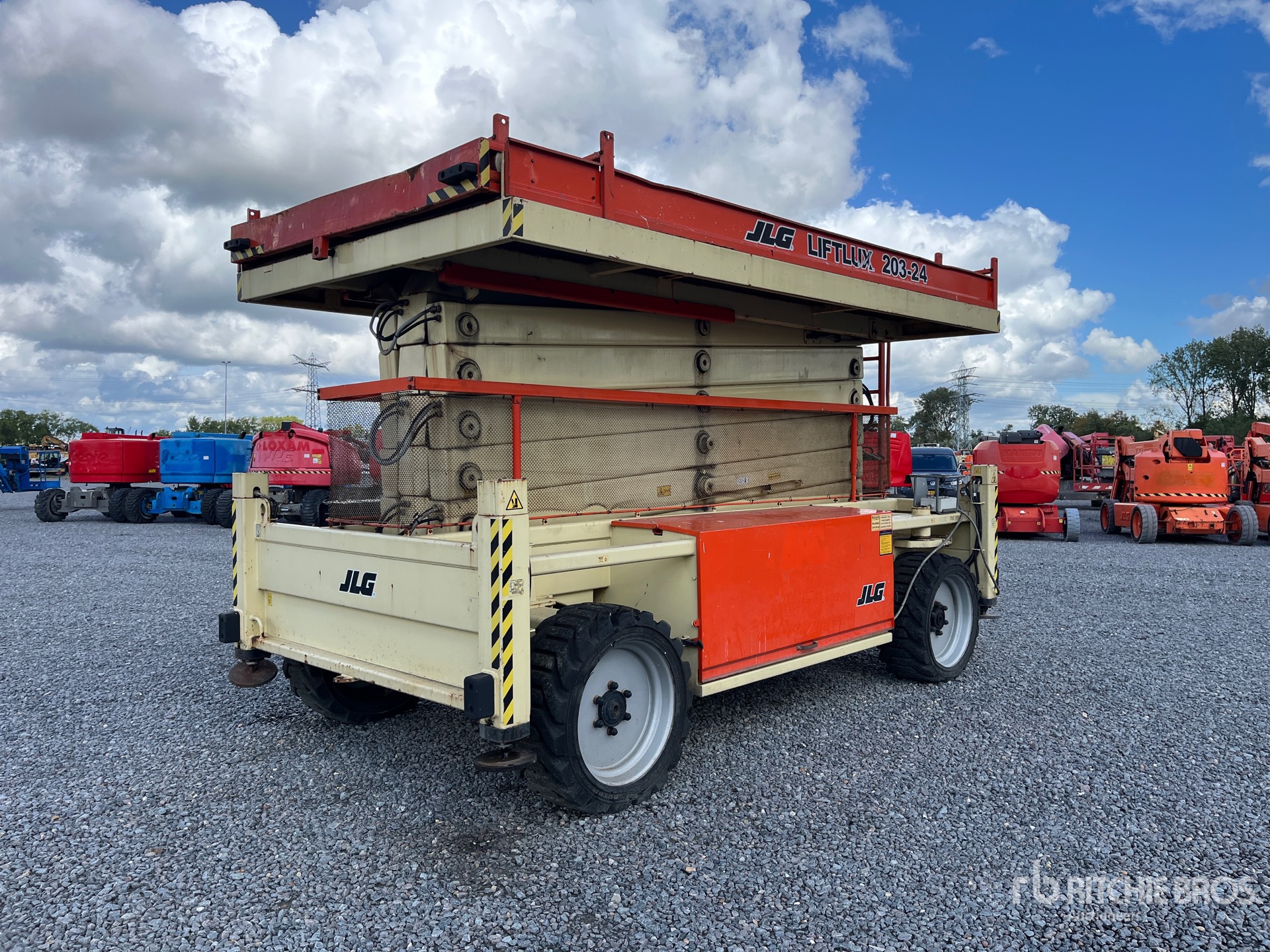 2007 JLG 203-24