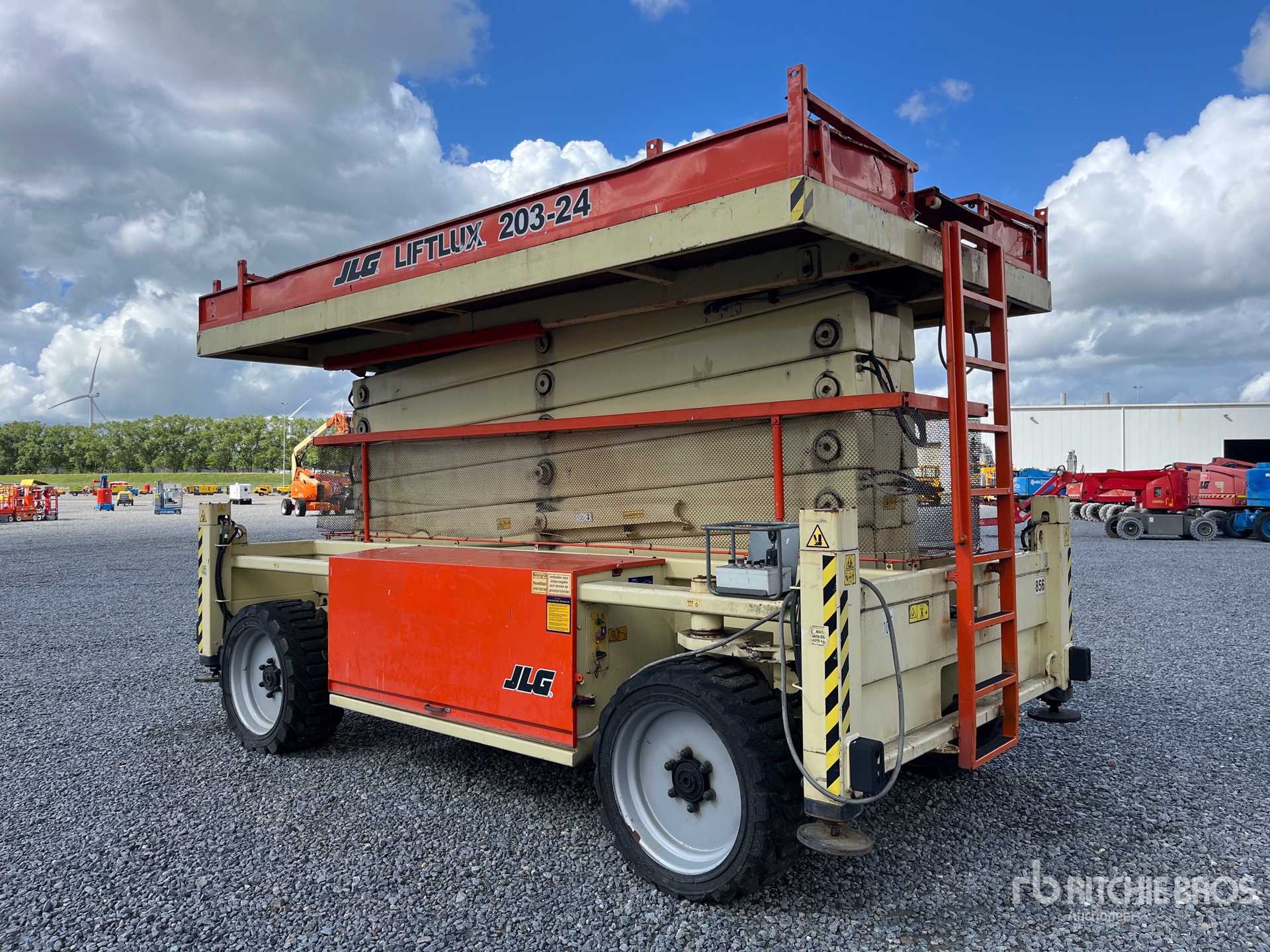 2007 JLG 203-24