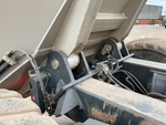 Chassis with Połączenia zawiasowe