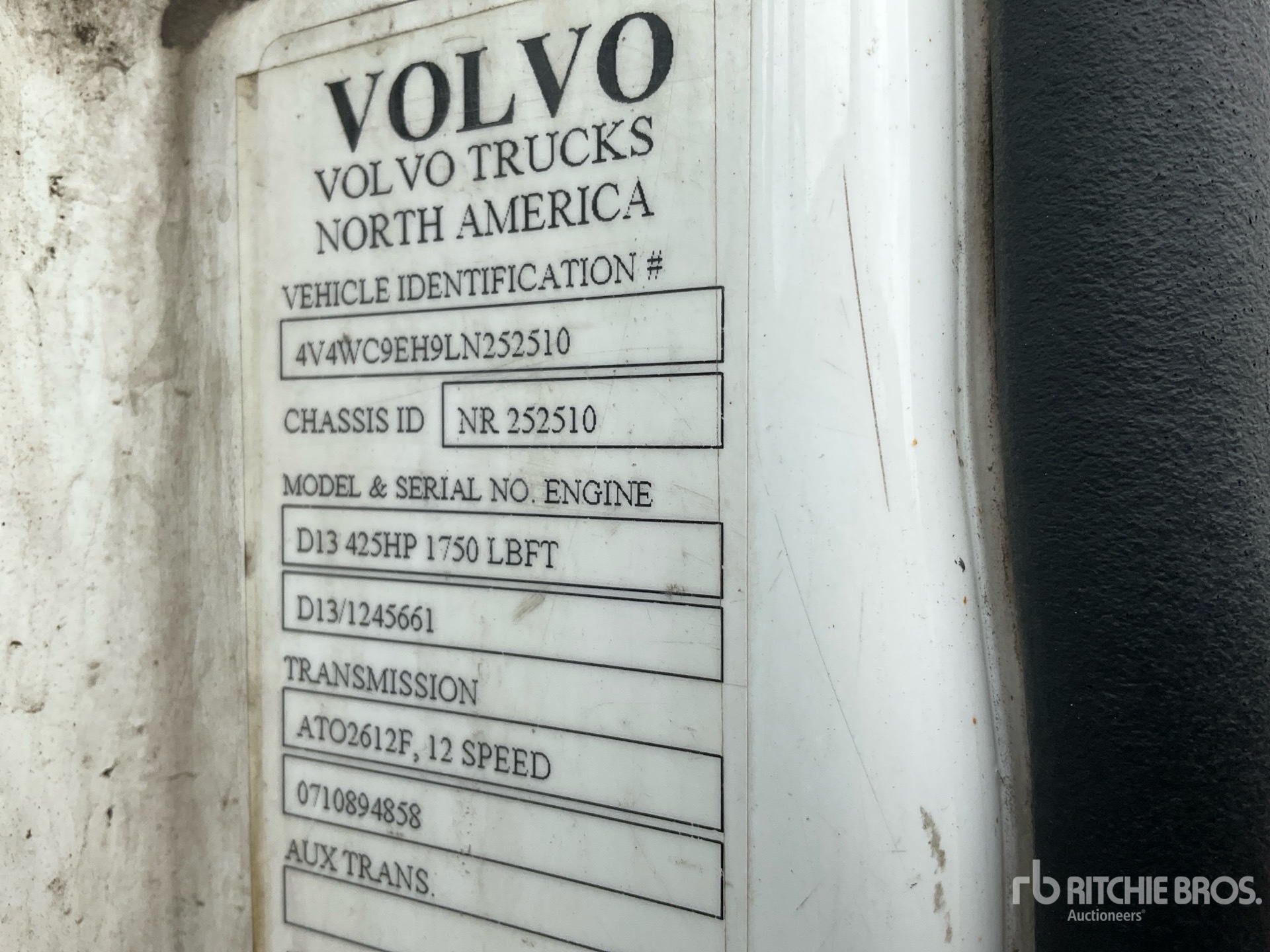 2020 Volvo VNR
