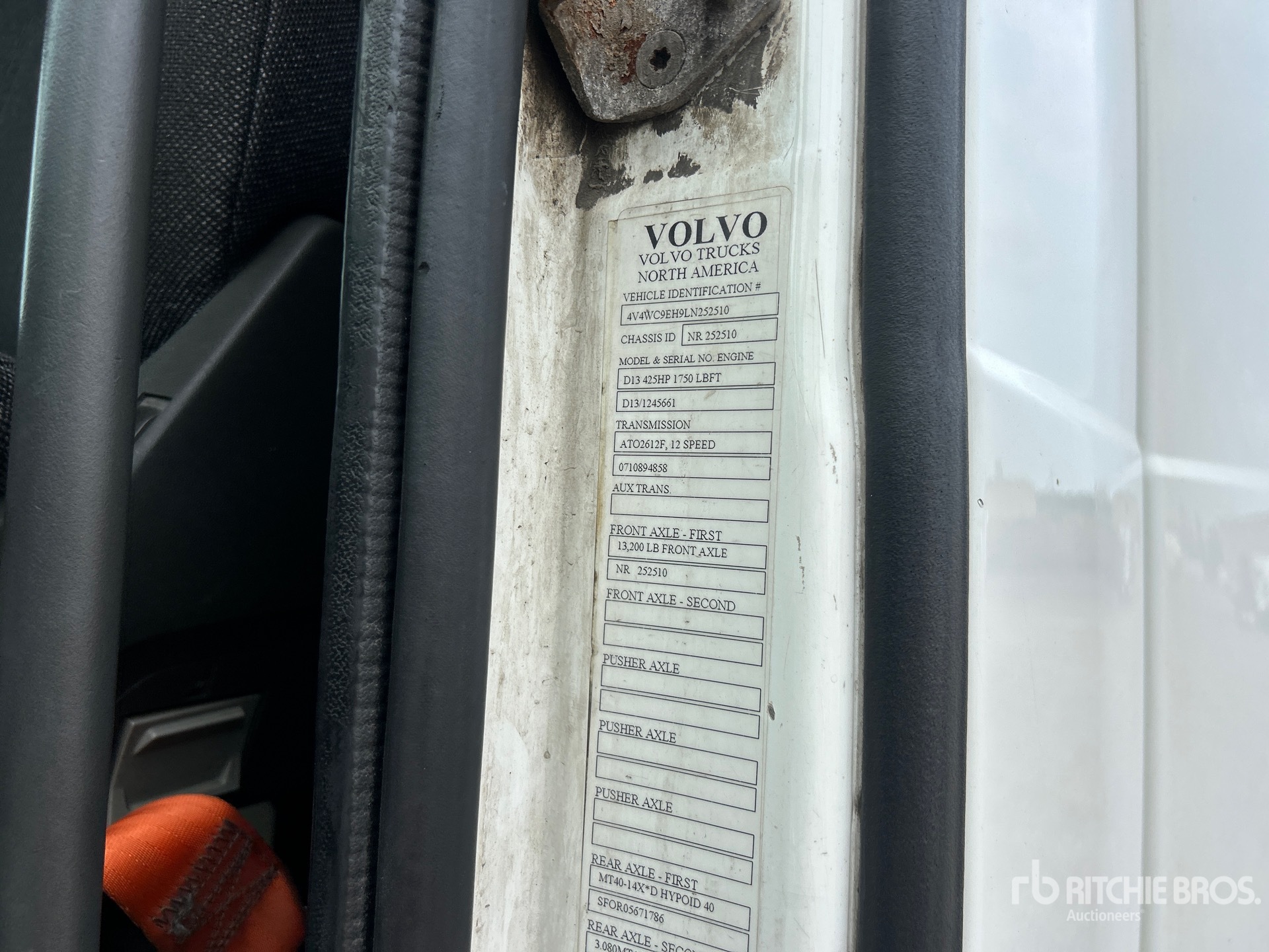 2020 Volvo VNR