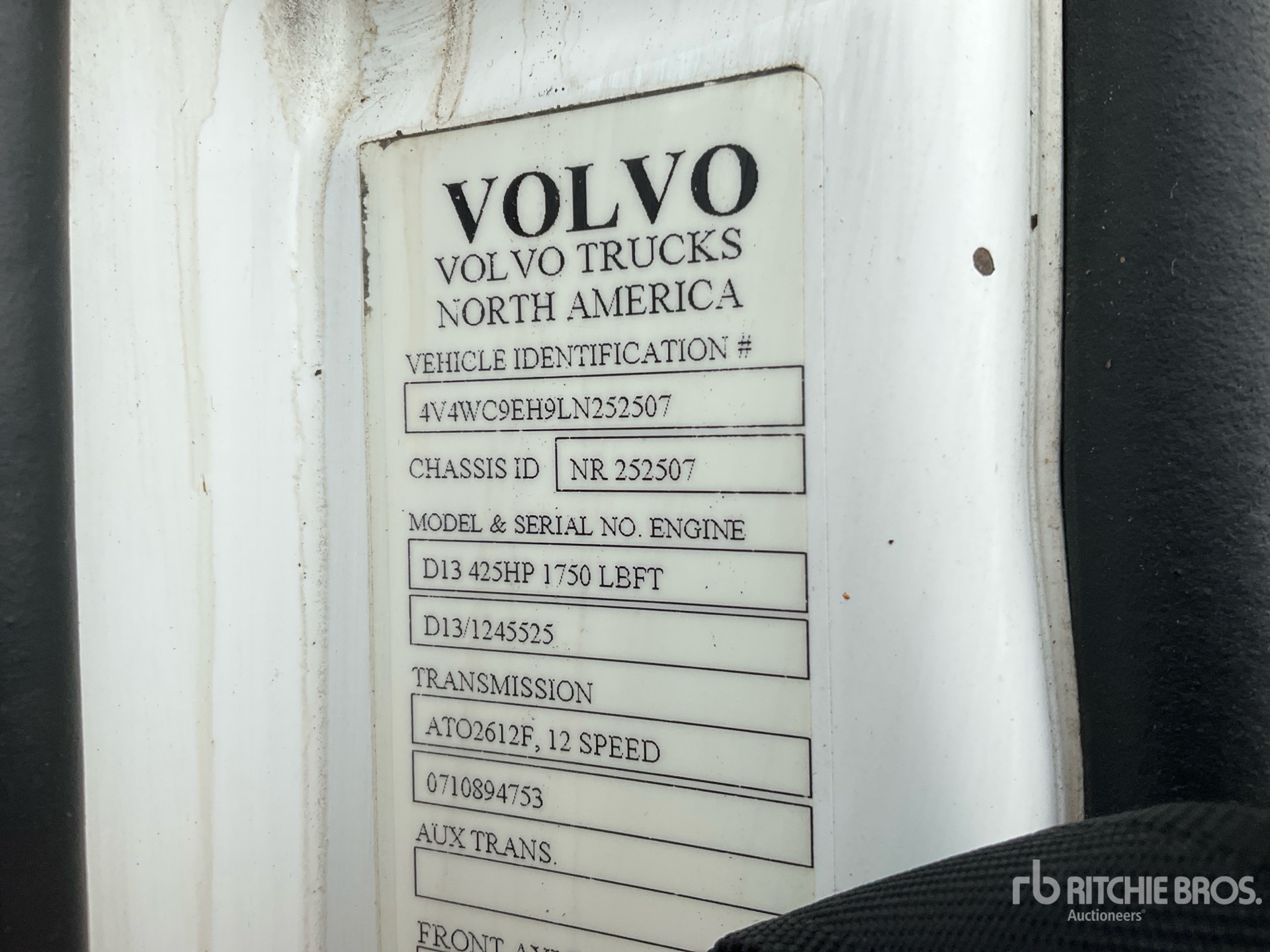 2020 Volvo VNR