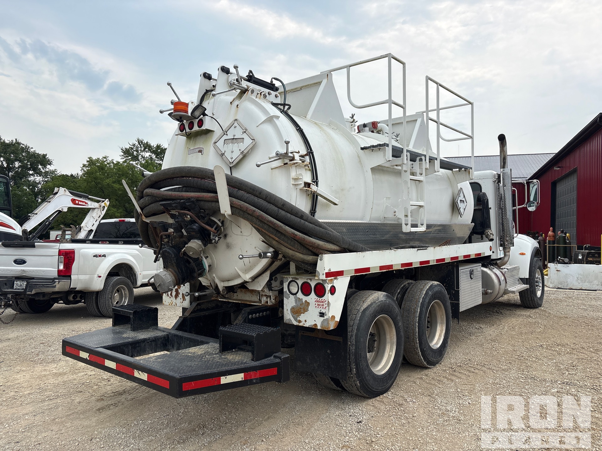2015 Peterbilt 348