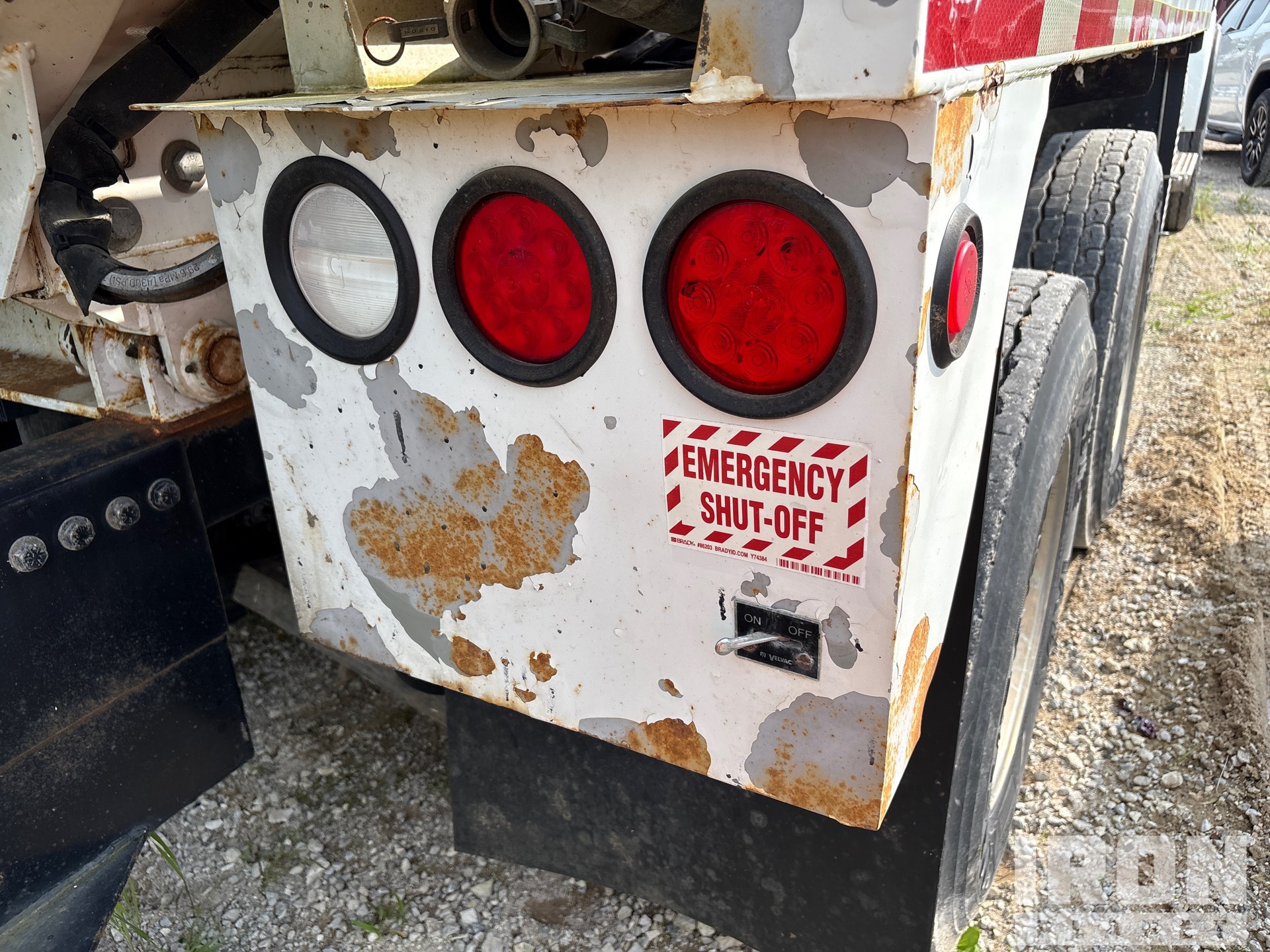 2015 Peterbilt 348