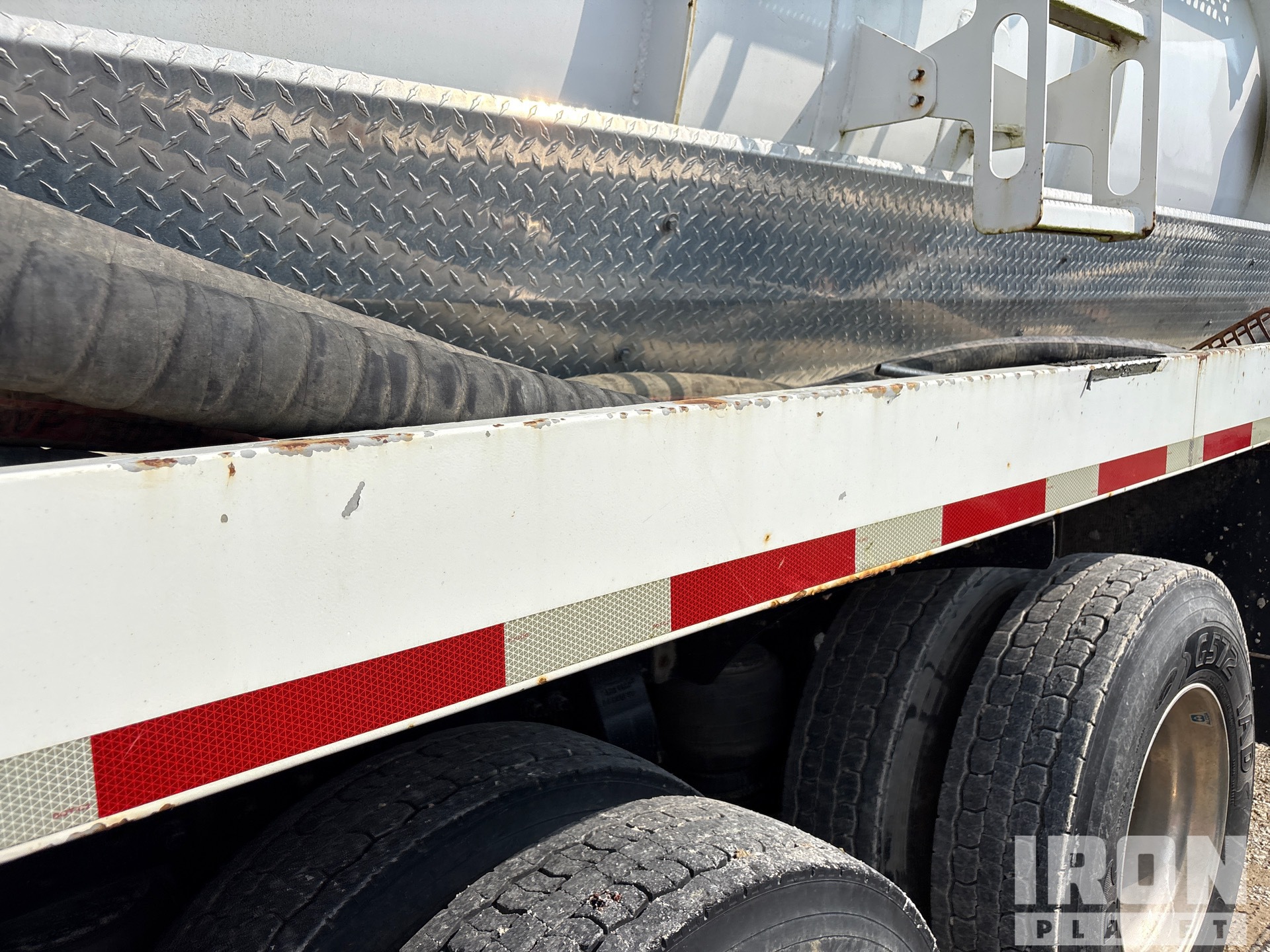 2015 Peterbilt 348