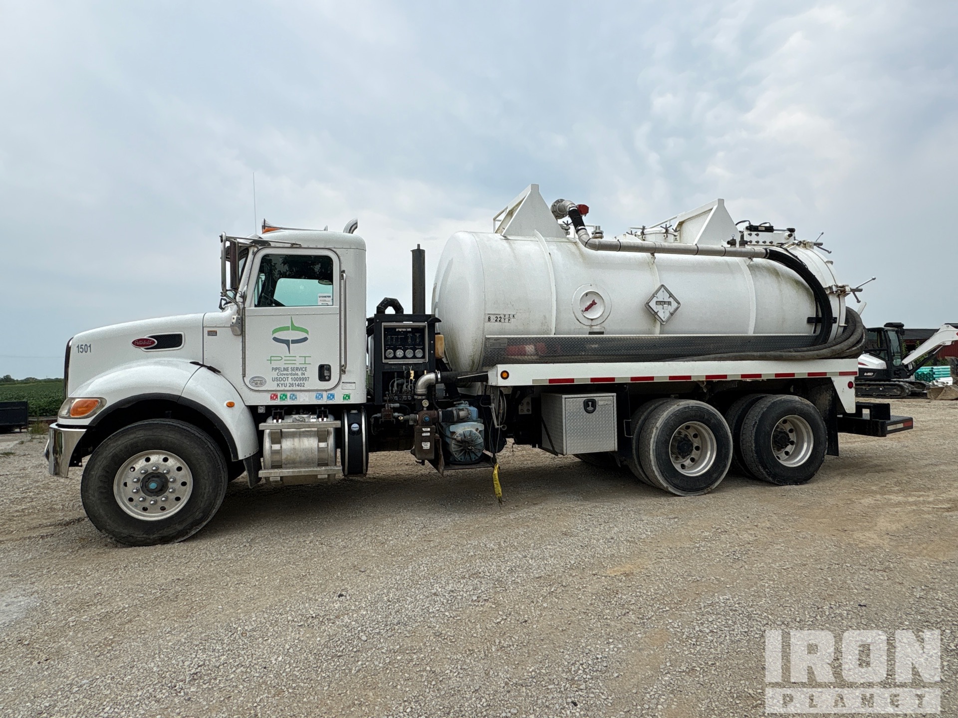 2015 Peterbilt 348