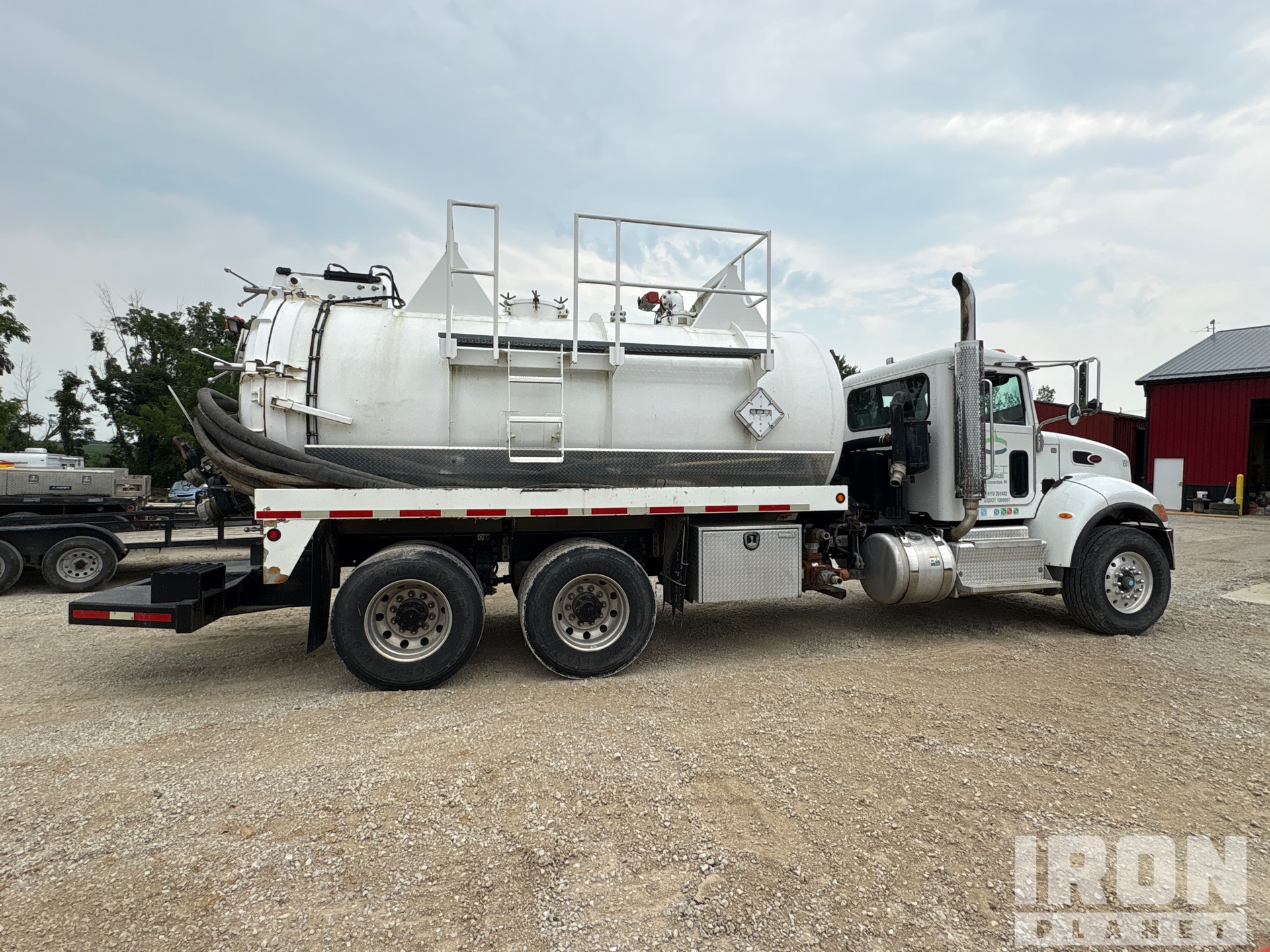 2015 Peterbilt 348