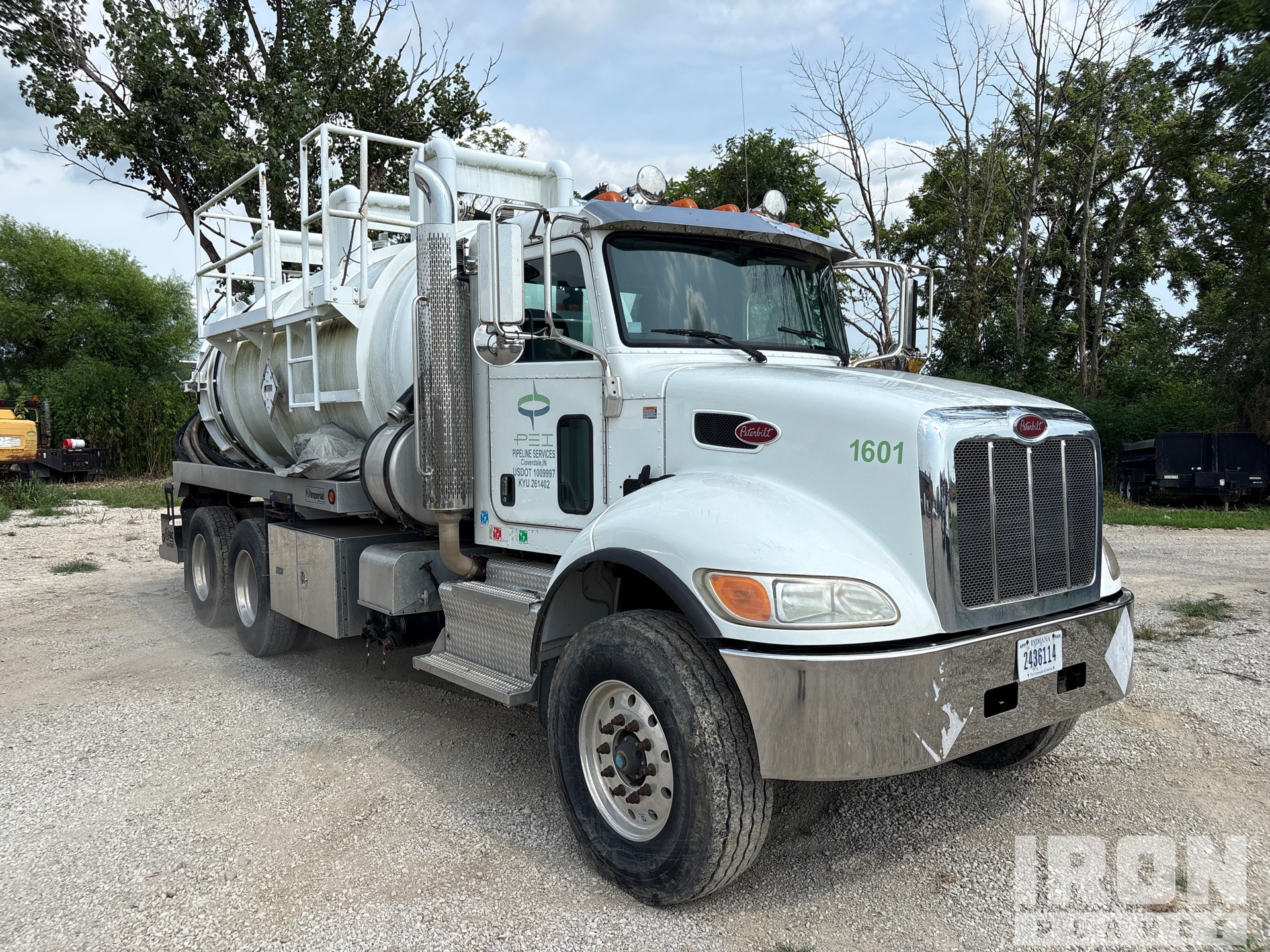 2016 Peterbilt 348