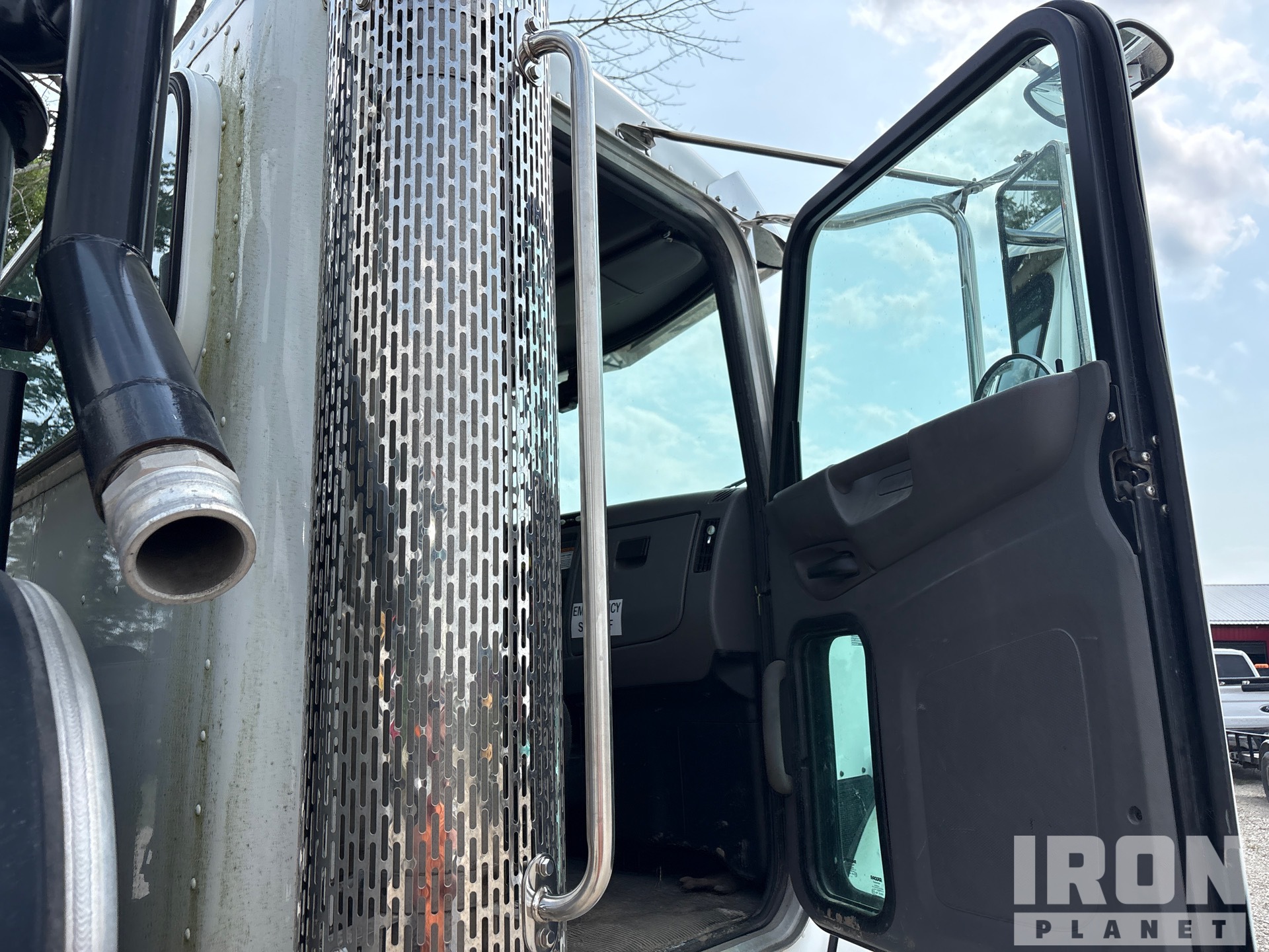 2016 Peterbilt 348