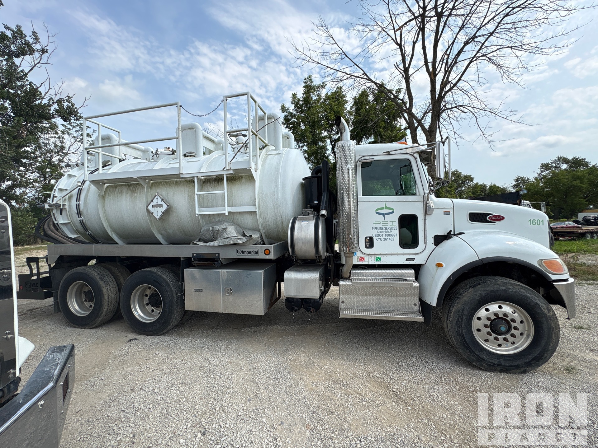 2016 Peterbilt 348