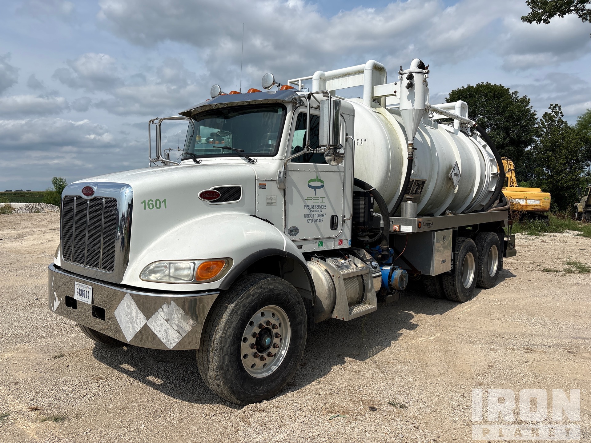 2016 Peterbilt 348