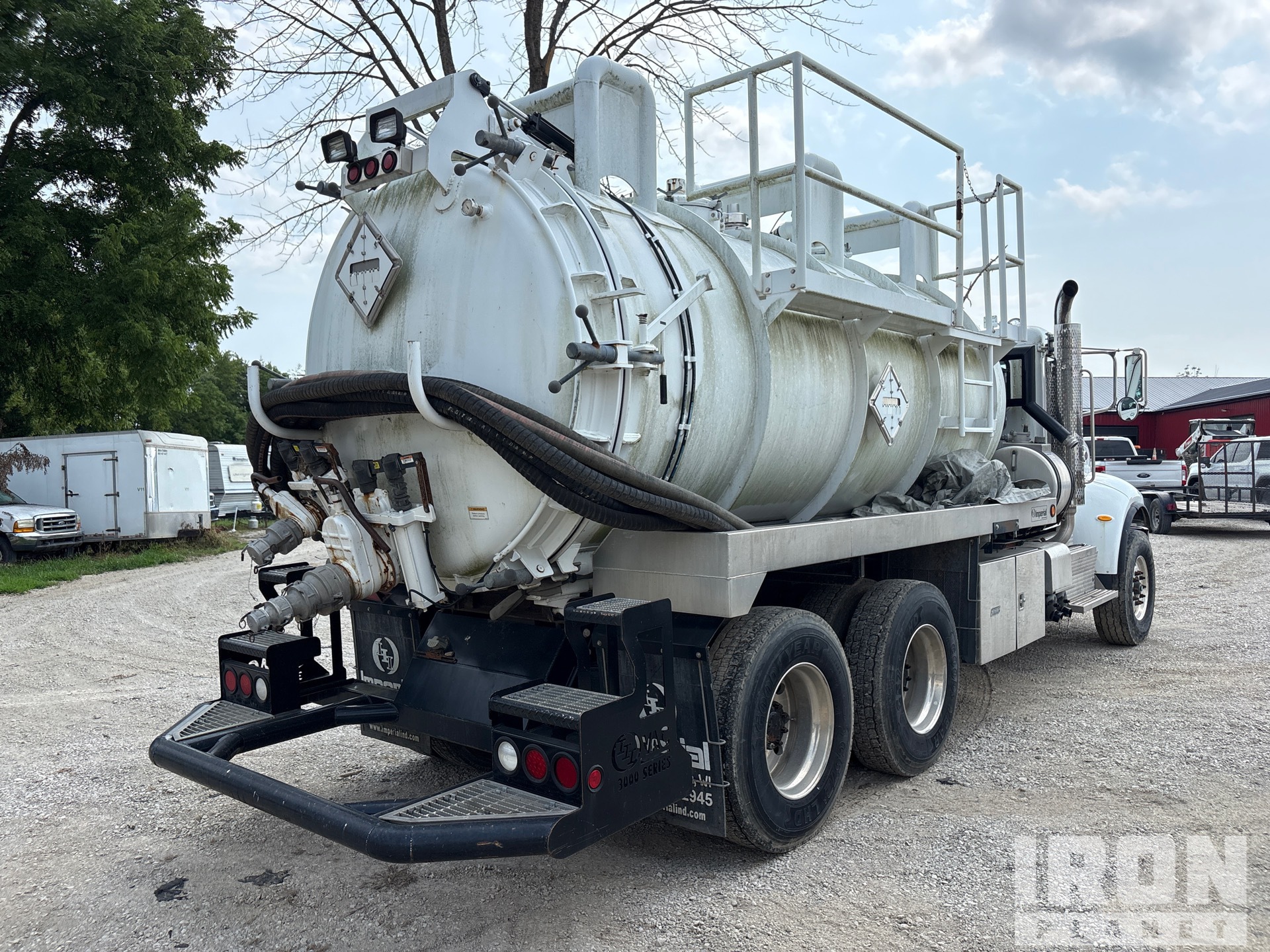 2016 Peterbilt 348