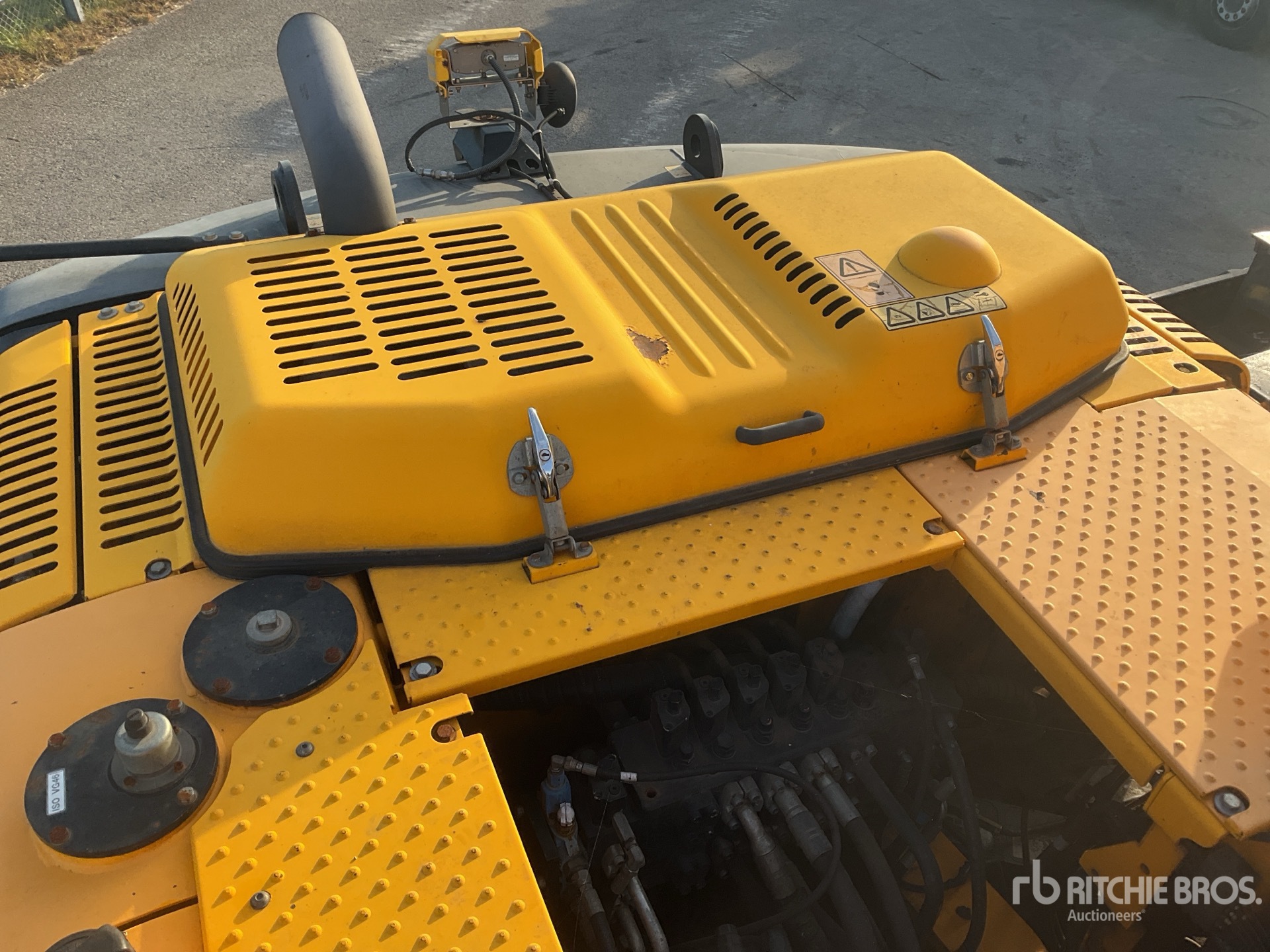 2018 JCB JS200WMT4