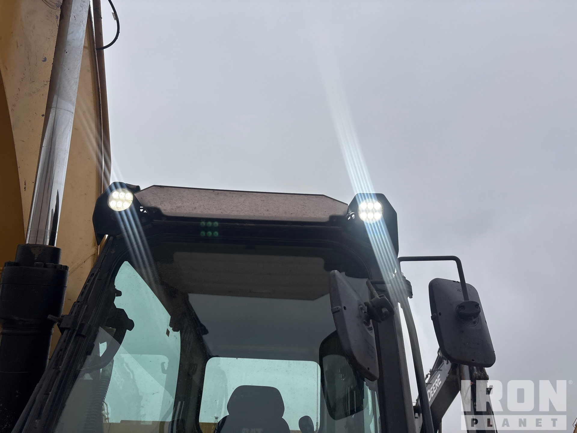 2023 Caterpillar 320