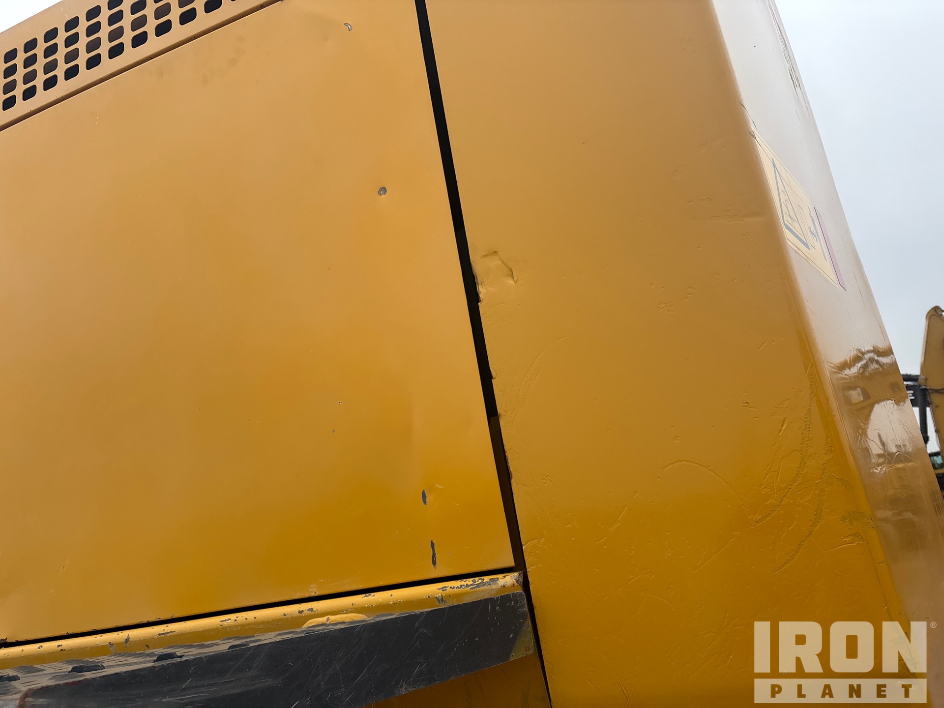 2014 John Deere 870G LC