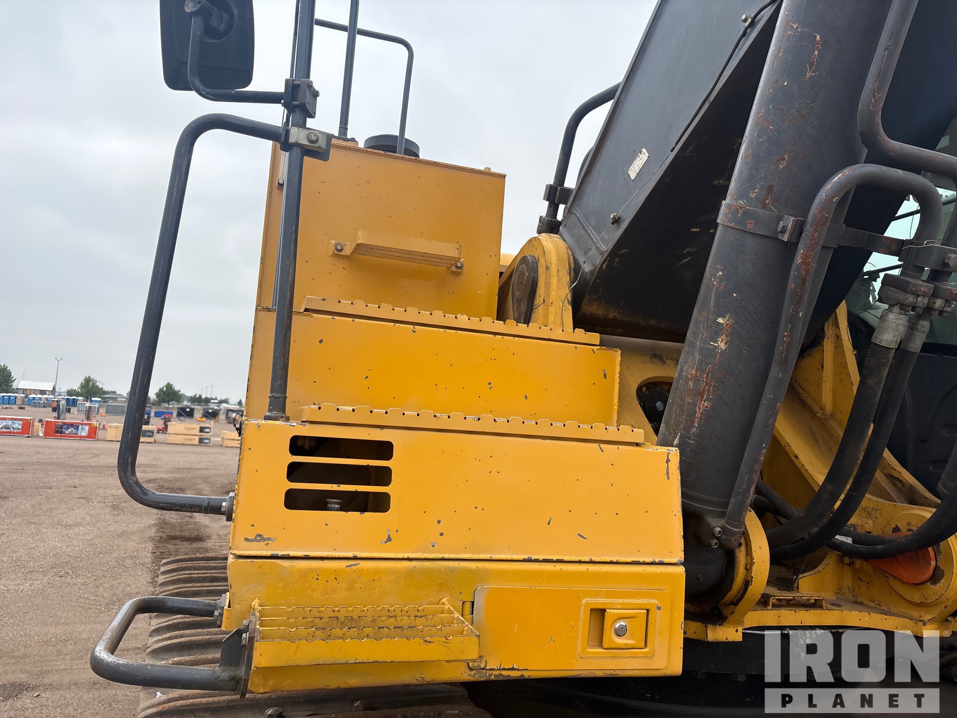 2014 John Deere 870G LC