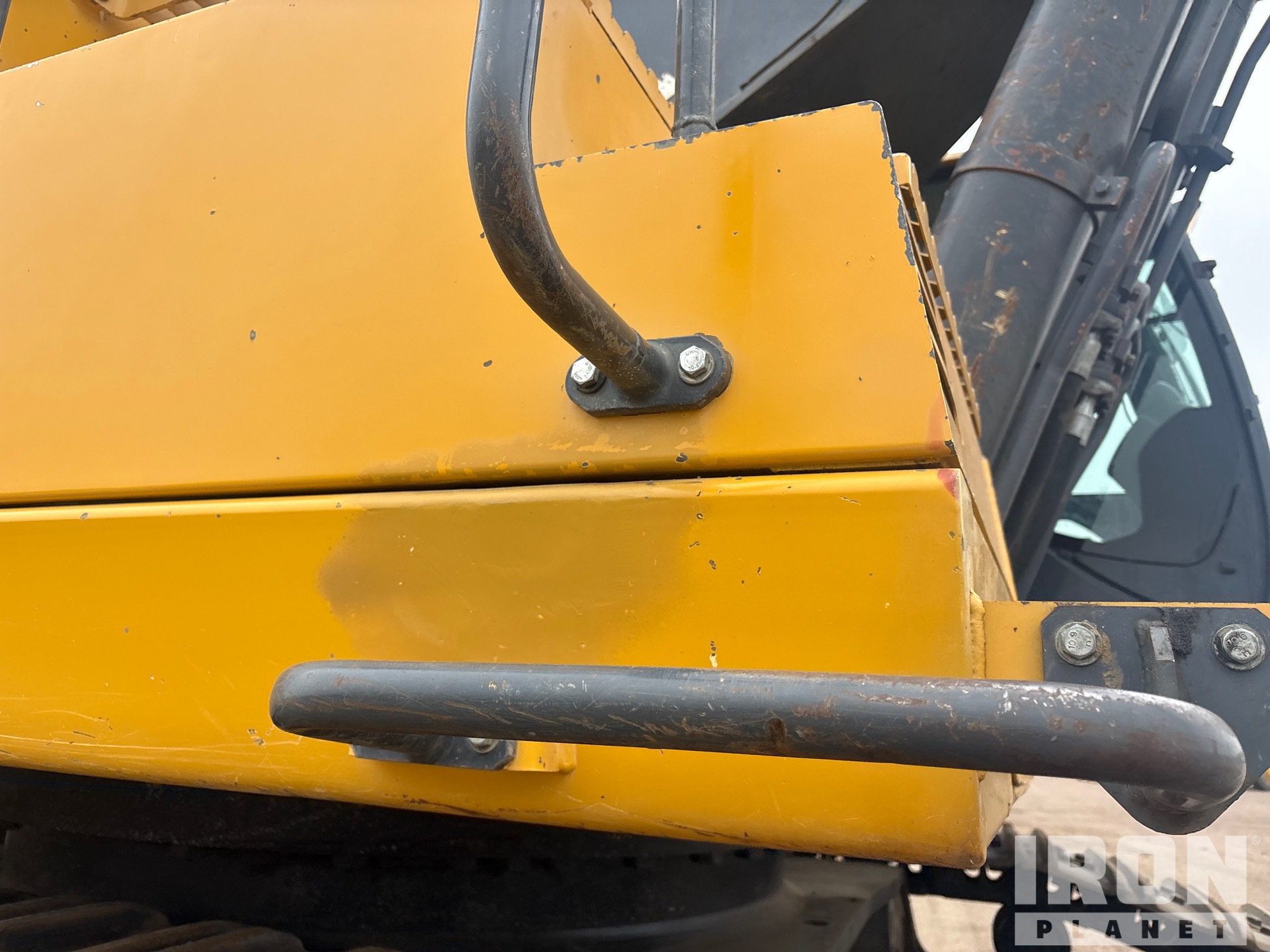2014 John Deere 870G LC