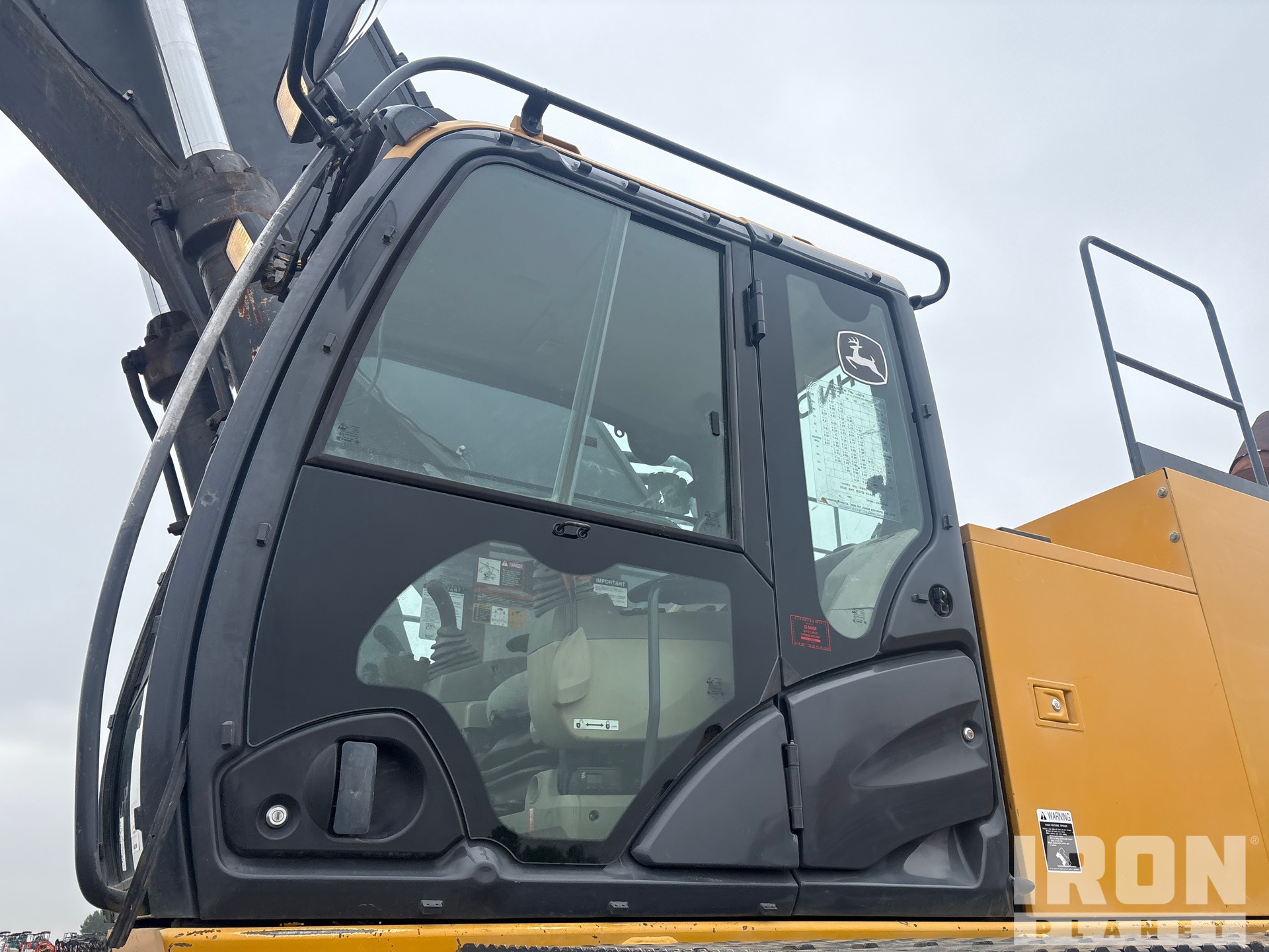 2014 John Deere 870G LC