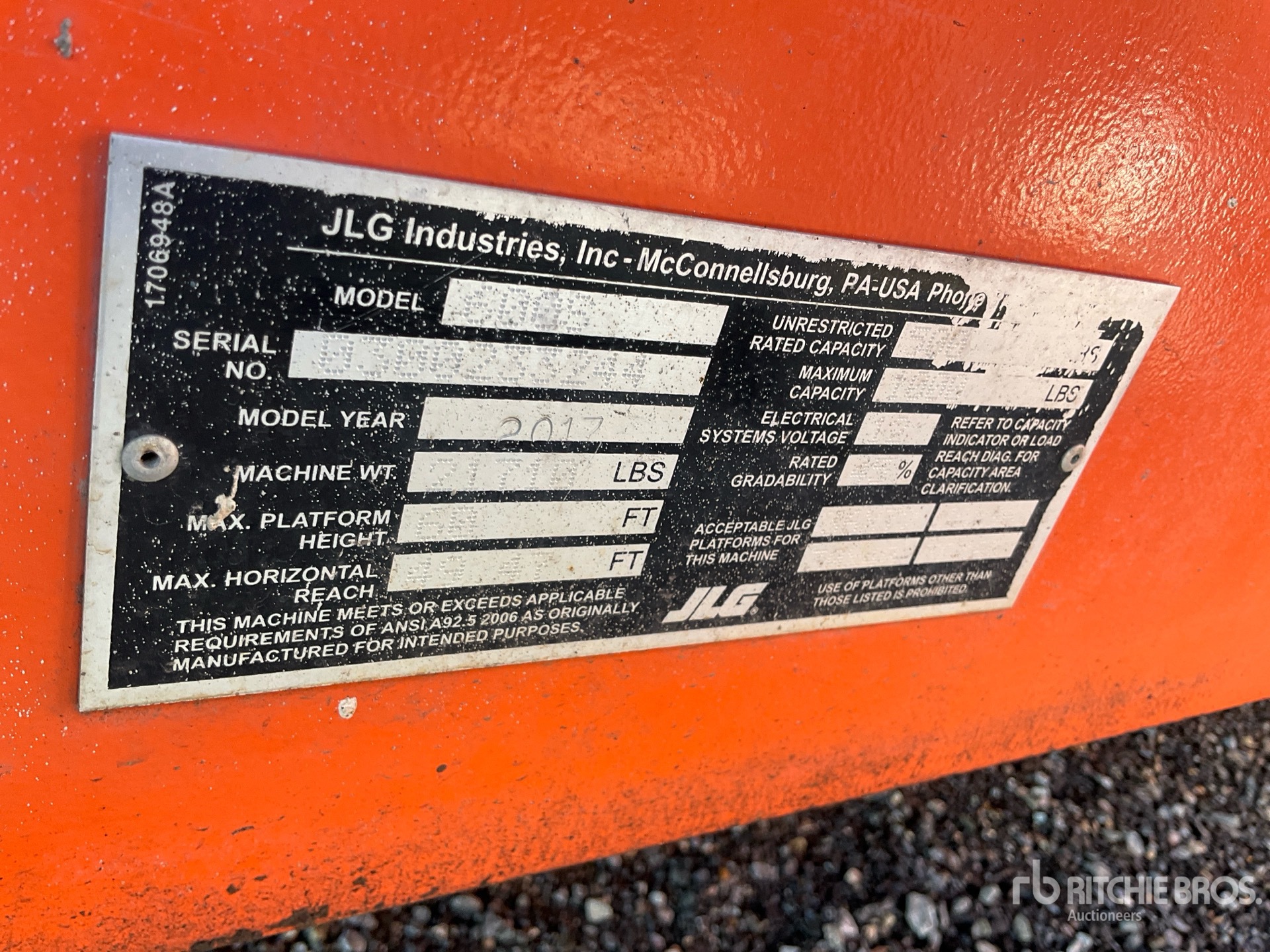 2017 JLG 600S