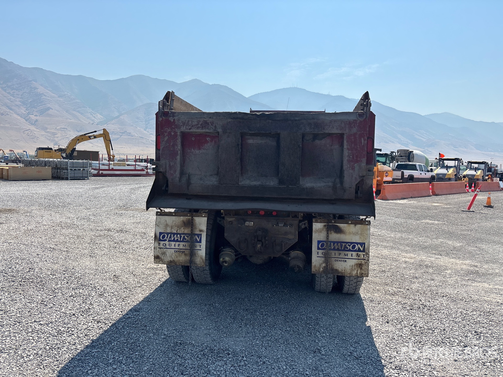 2005 Peterbilt 330