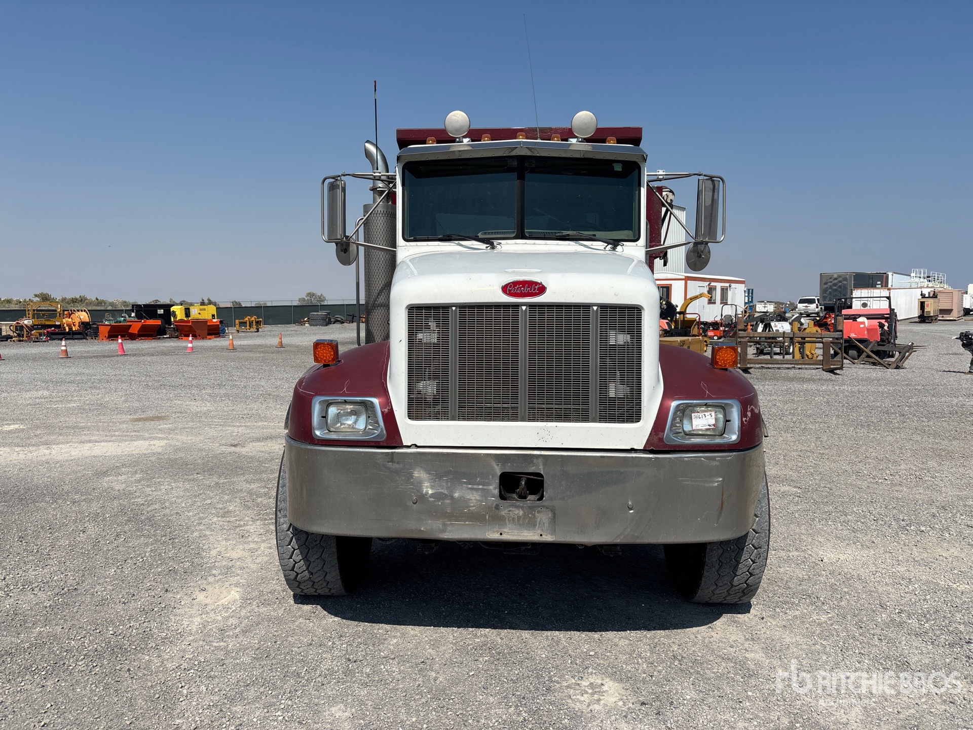 2005 Peterbilt 330