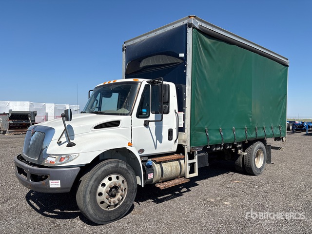 2017 International Durastar 4300 4x2 Curtain Side Truck
