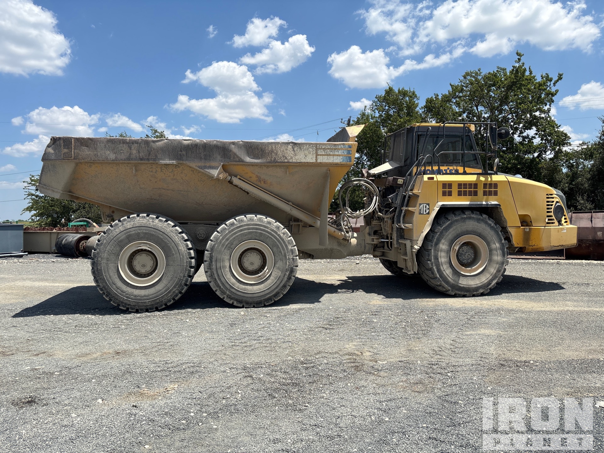 2013 Komatsu HM400-3