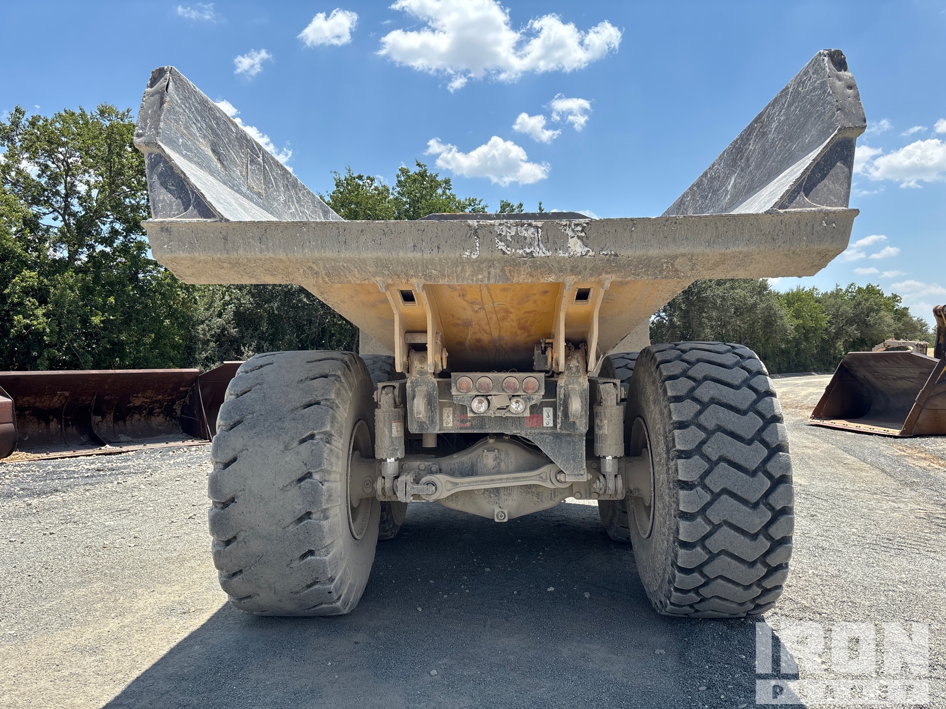 2013 Komatsu HM400-3