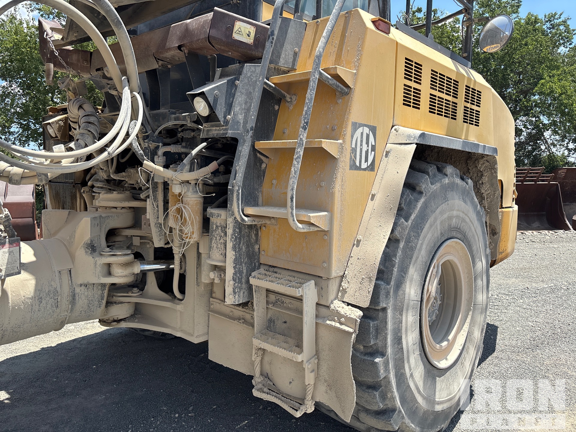 2013 Komatsu HM400-3