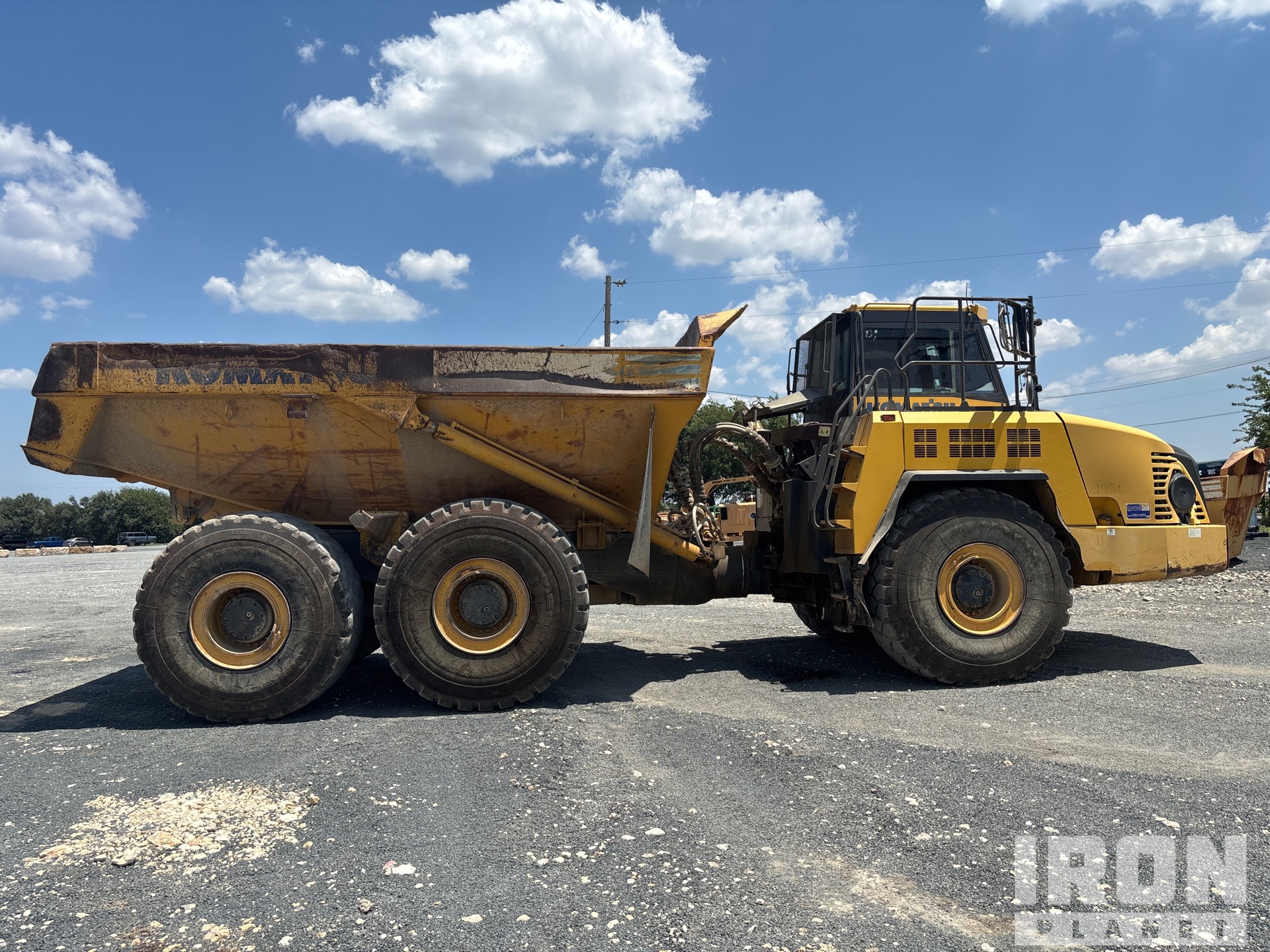 2014 Komatsu HM400-3