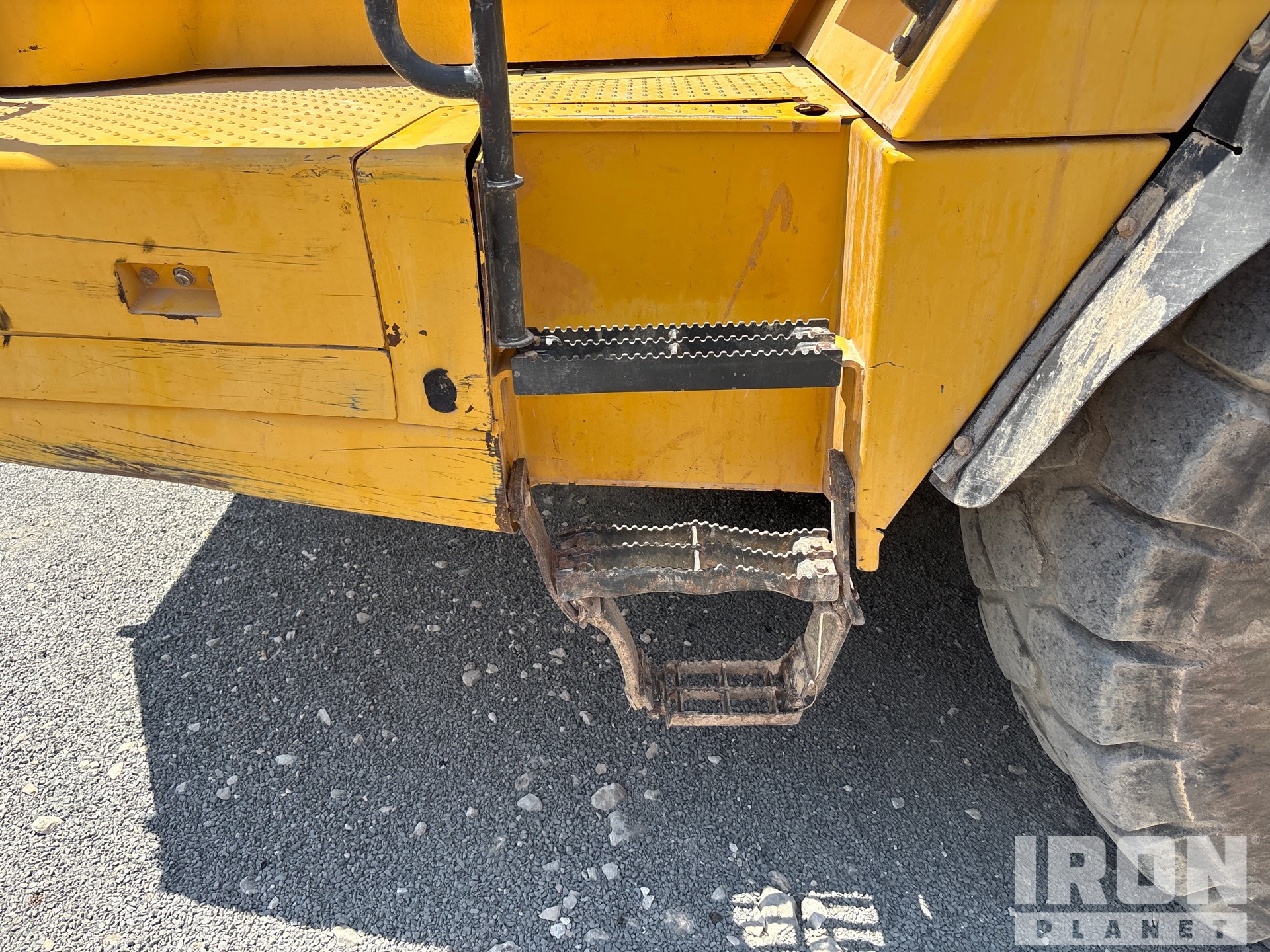 2014 Komatsu HM400-3
