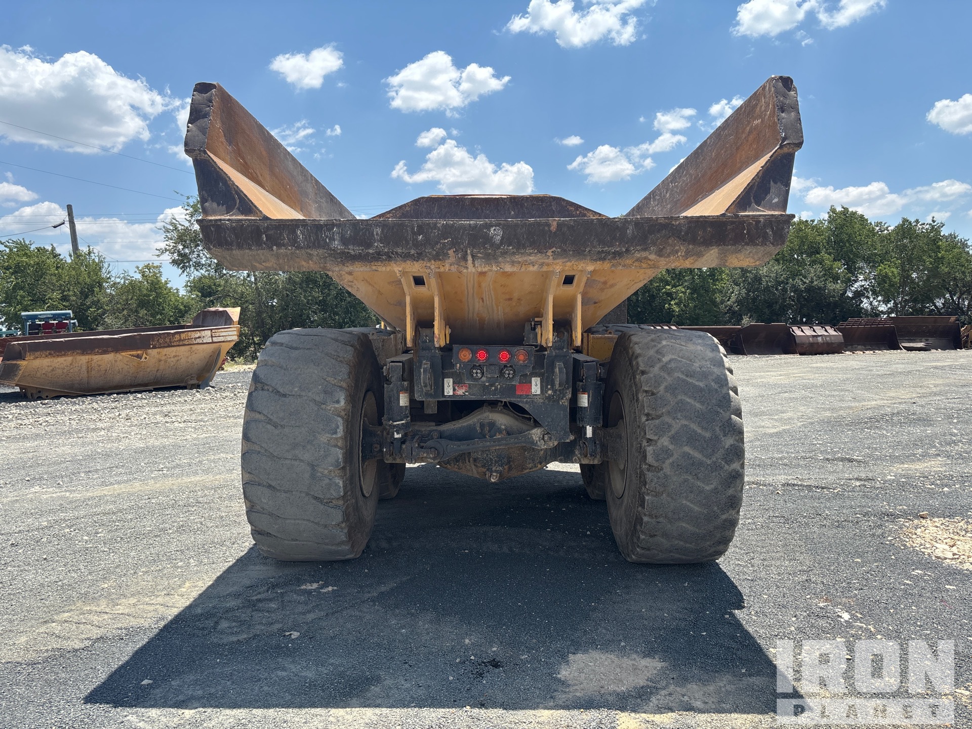 2014 Komatsu HM400-3