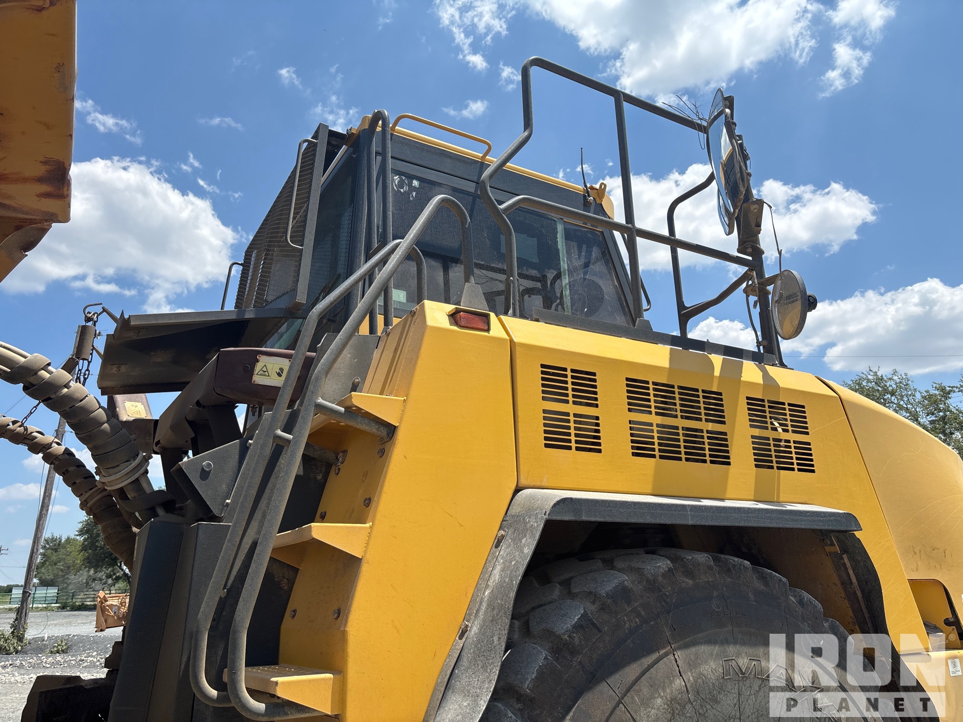 2014 Komatsu HM400-3