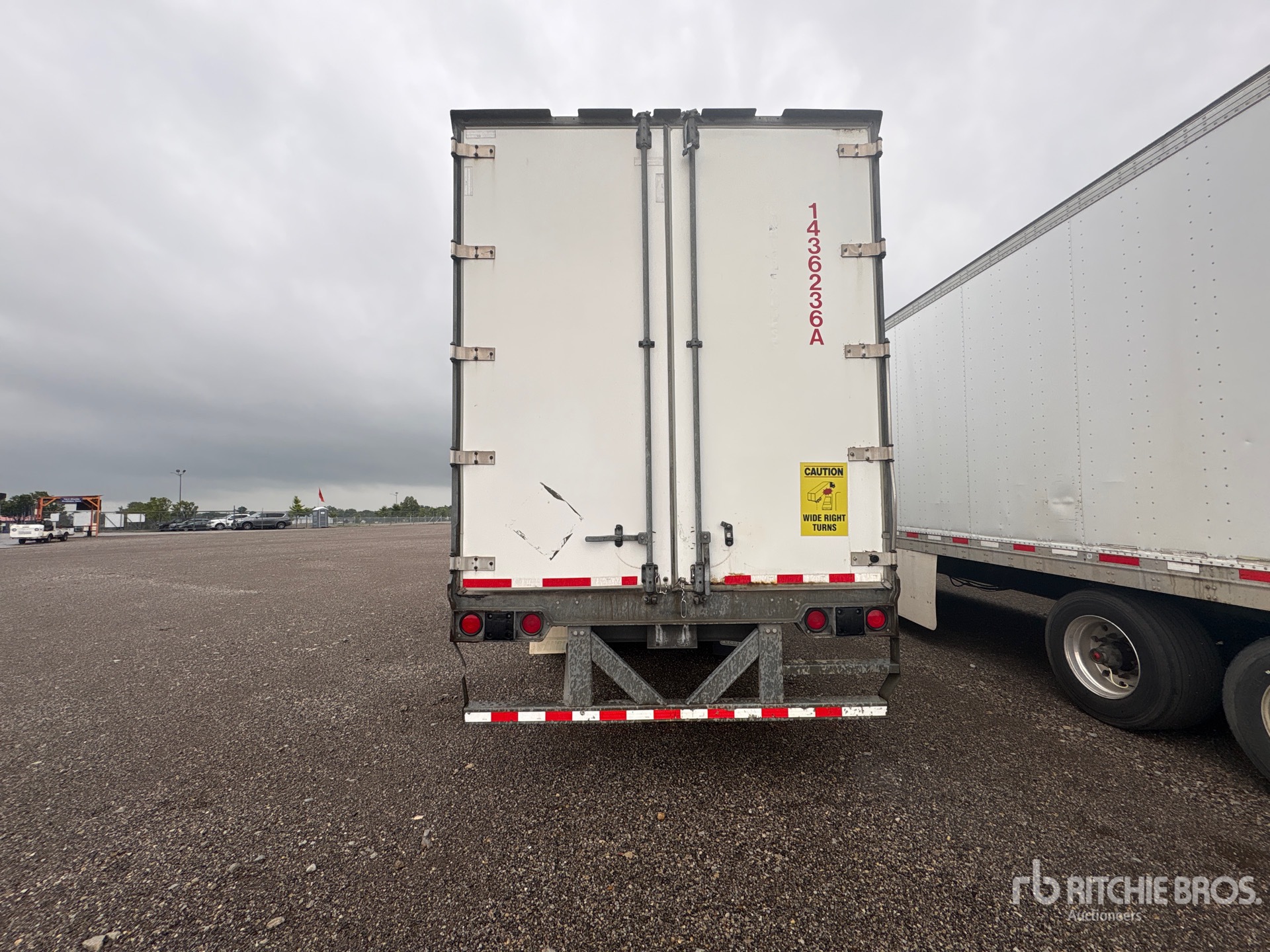2014 Vanguard 53 ft x 96 in T/A