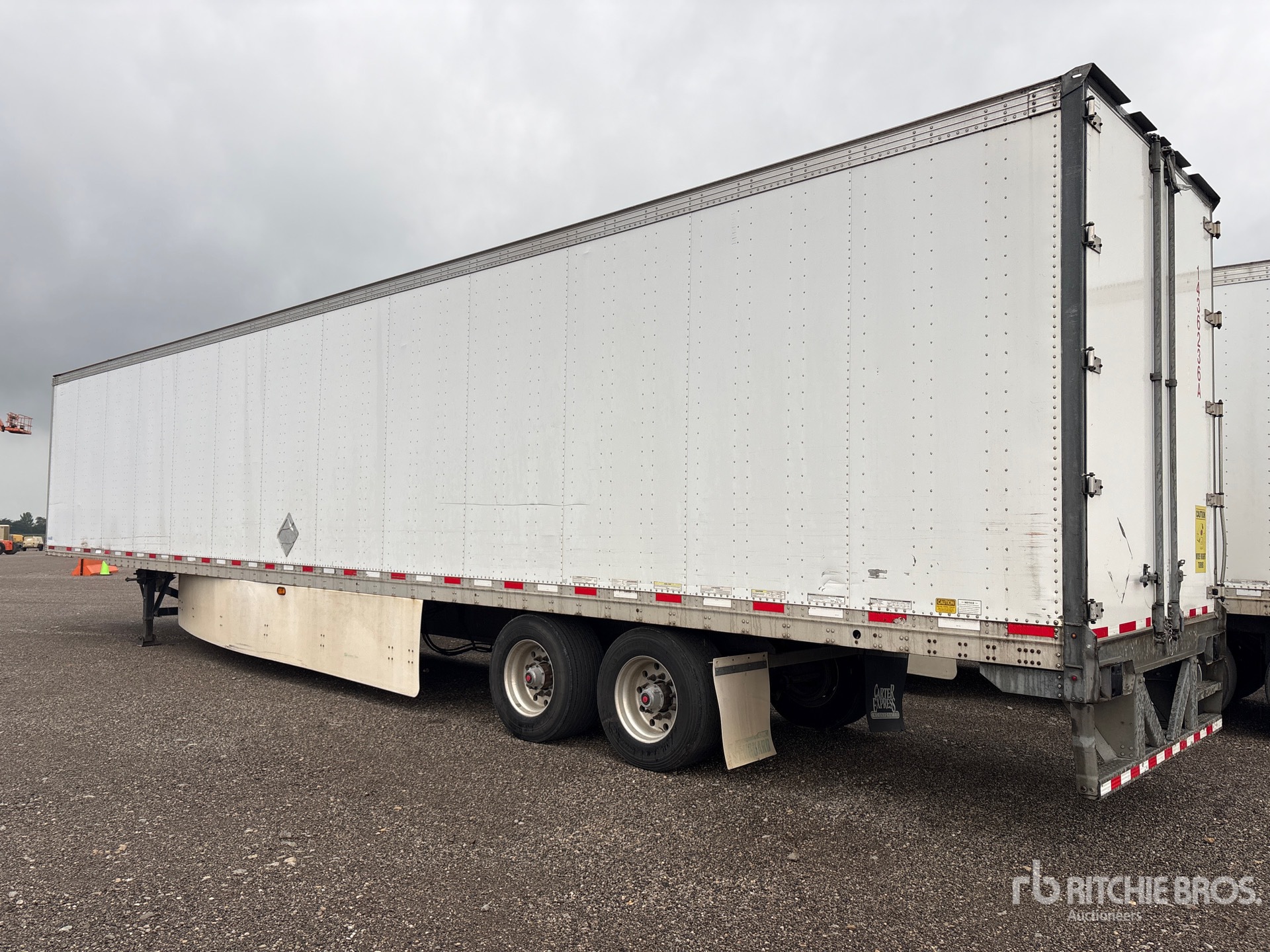 2014 Vanguard 53 ft x 96 in T/A