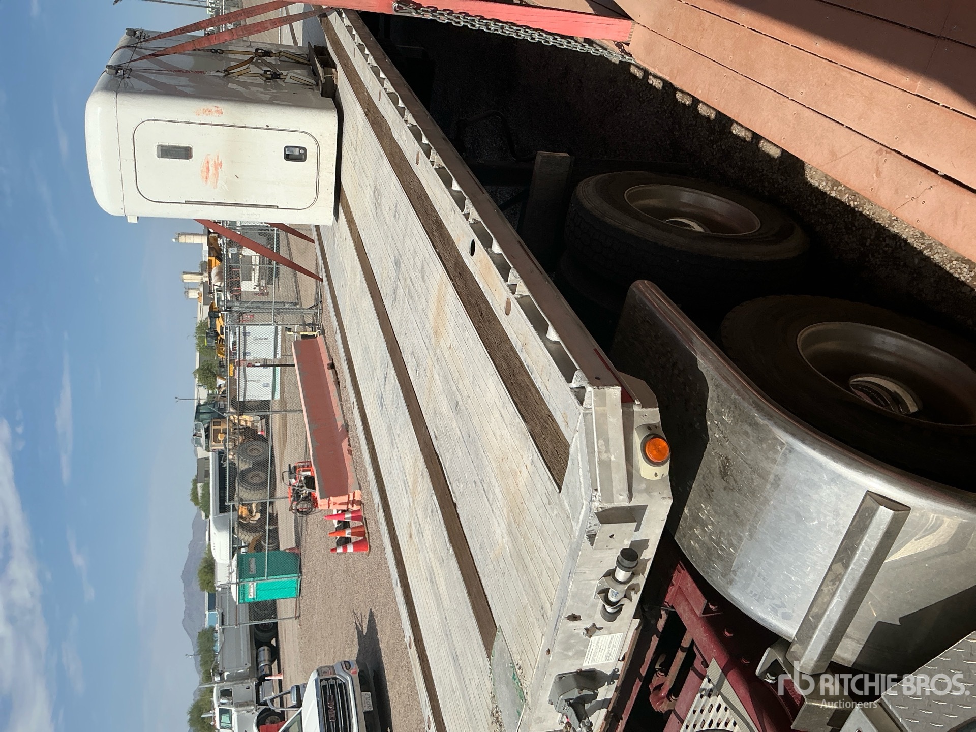 Photo of a 1984 Ravens T/A Spread Axle