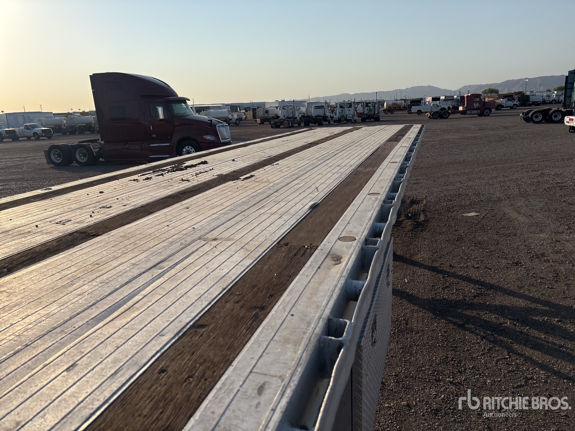 1984 Ravens T/A Spread Axle