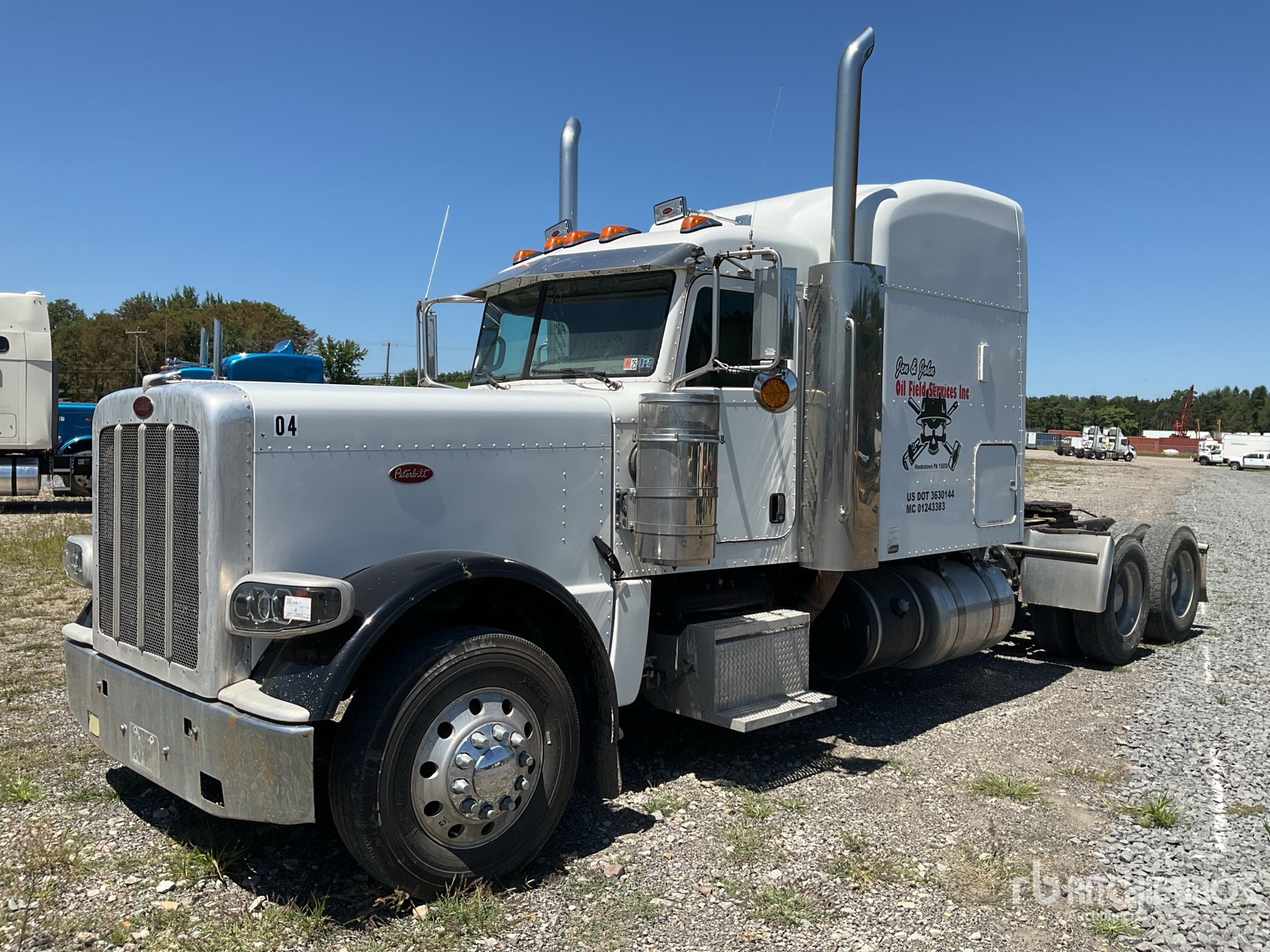 Photo of 2012 Peterbilt 389