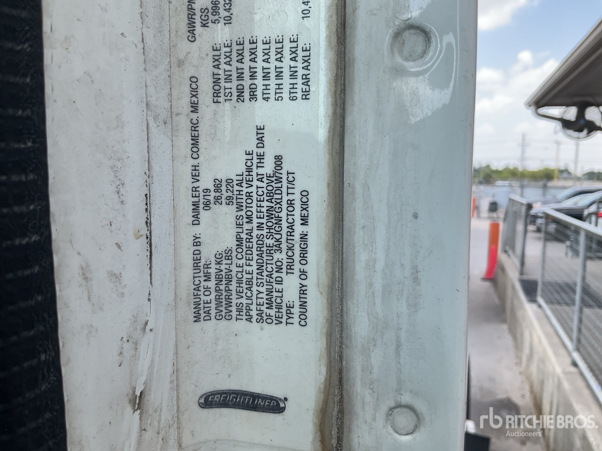 2020 Freightliner 122SD